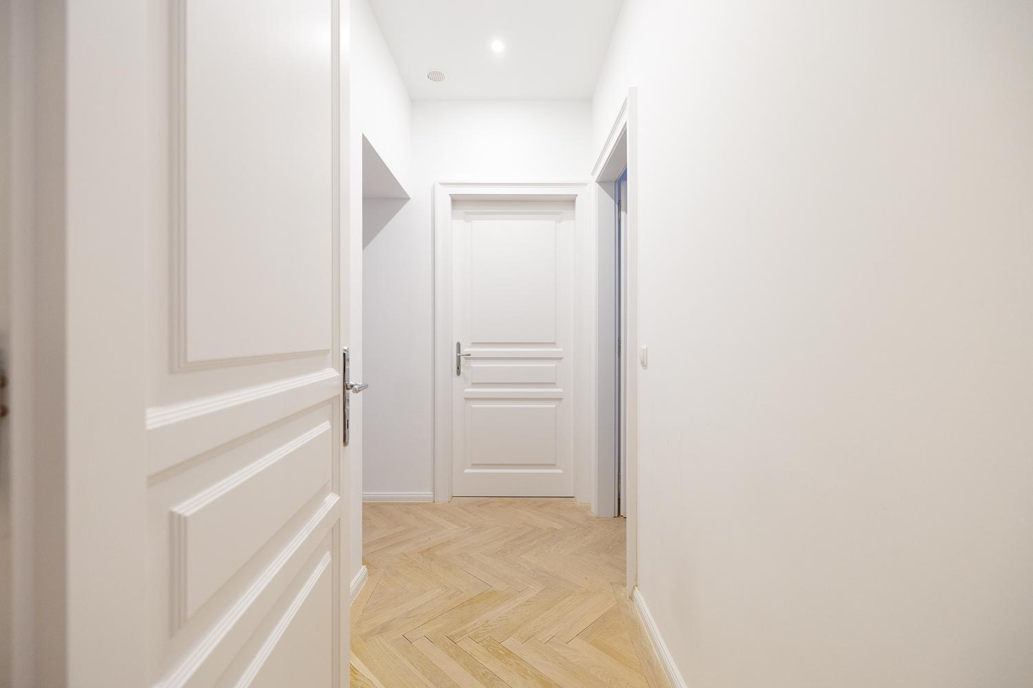 Ultra Spacious 3-bedroom 3-bath Steps From Vienna's Historic Heart Apartment Vienna