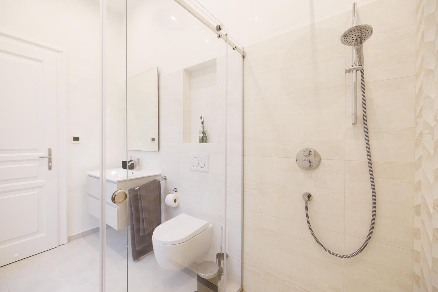 Apartment Ultra Spacious 3-bedroom 3-bath Steps From Vienna's Historic Heart Vienna