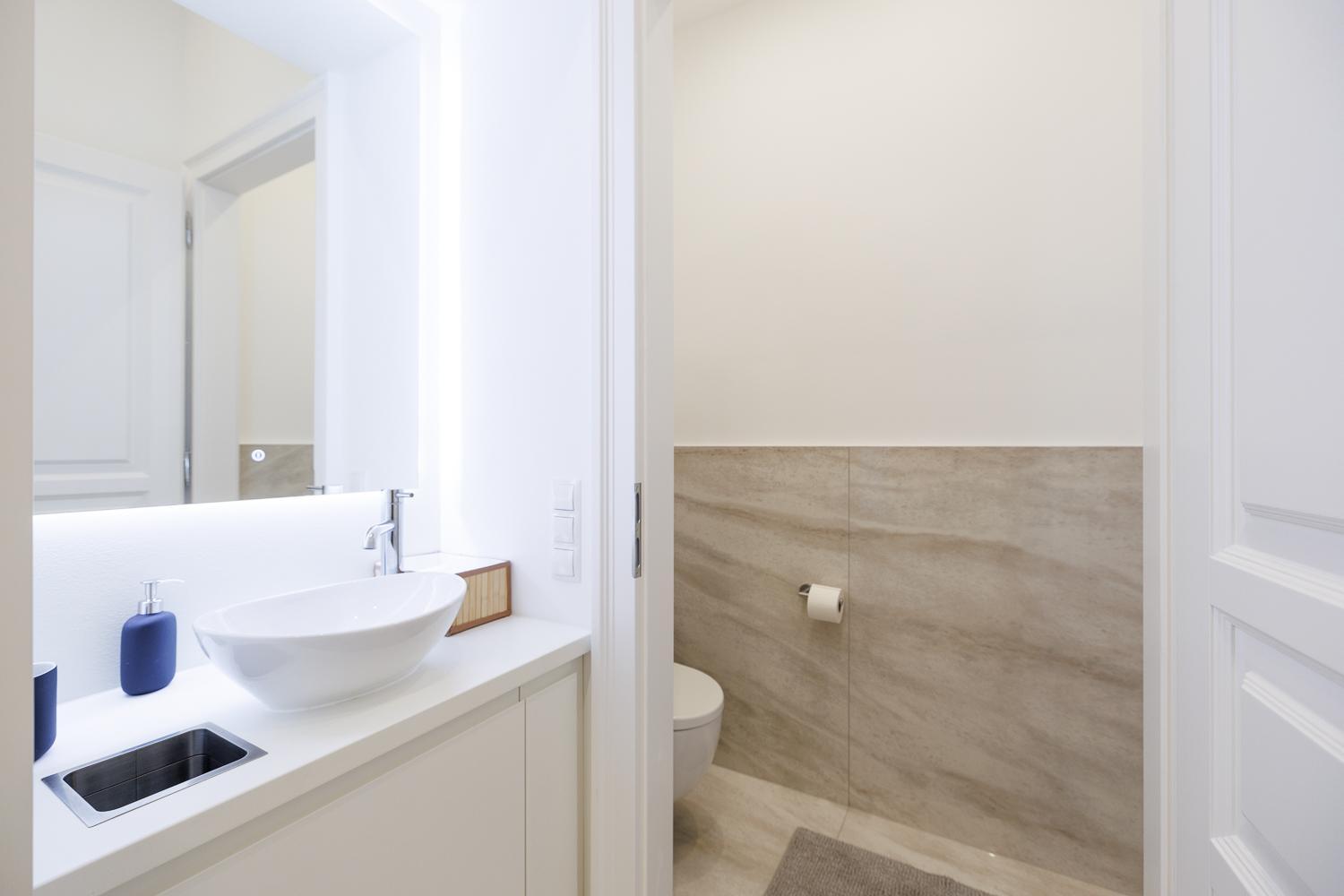 Apartment Ultra Spacious 3-bedroom 3-bath Steps From Vienna's Historic Heart