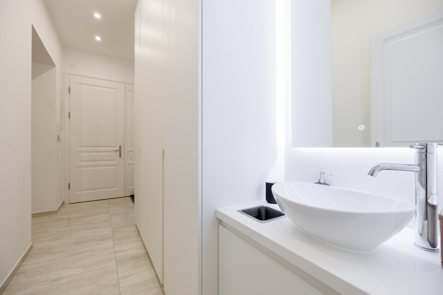 Apartment Ultra Spacious 3-bedroom 3-bath Steps From Vienna's Historic Heart Vienna