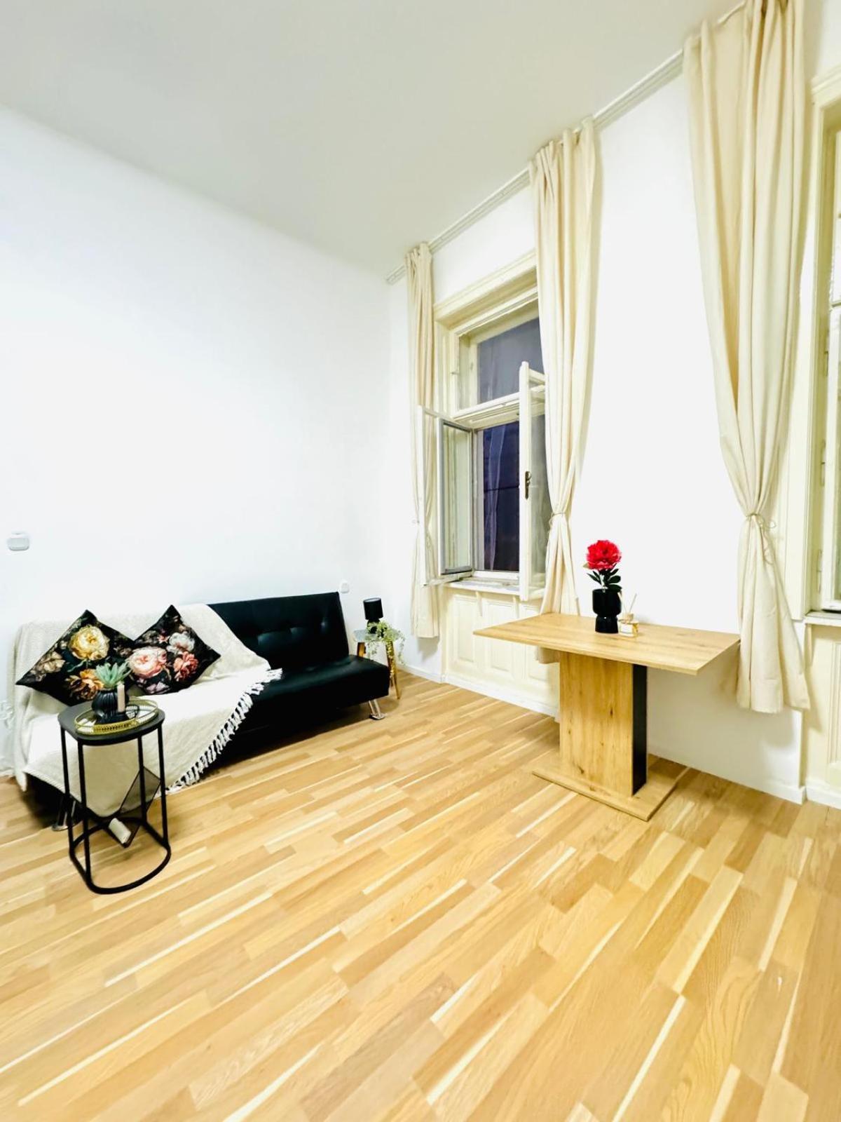 Apartamento Comfy Apt, 10min Transport To Stadthalle *