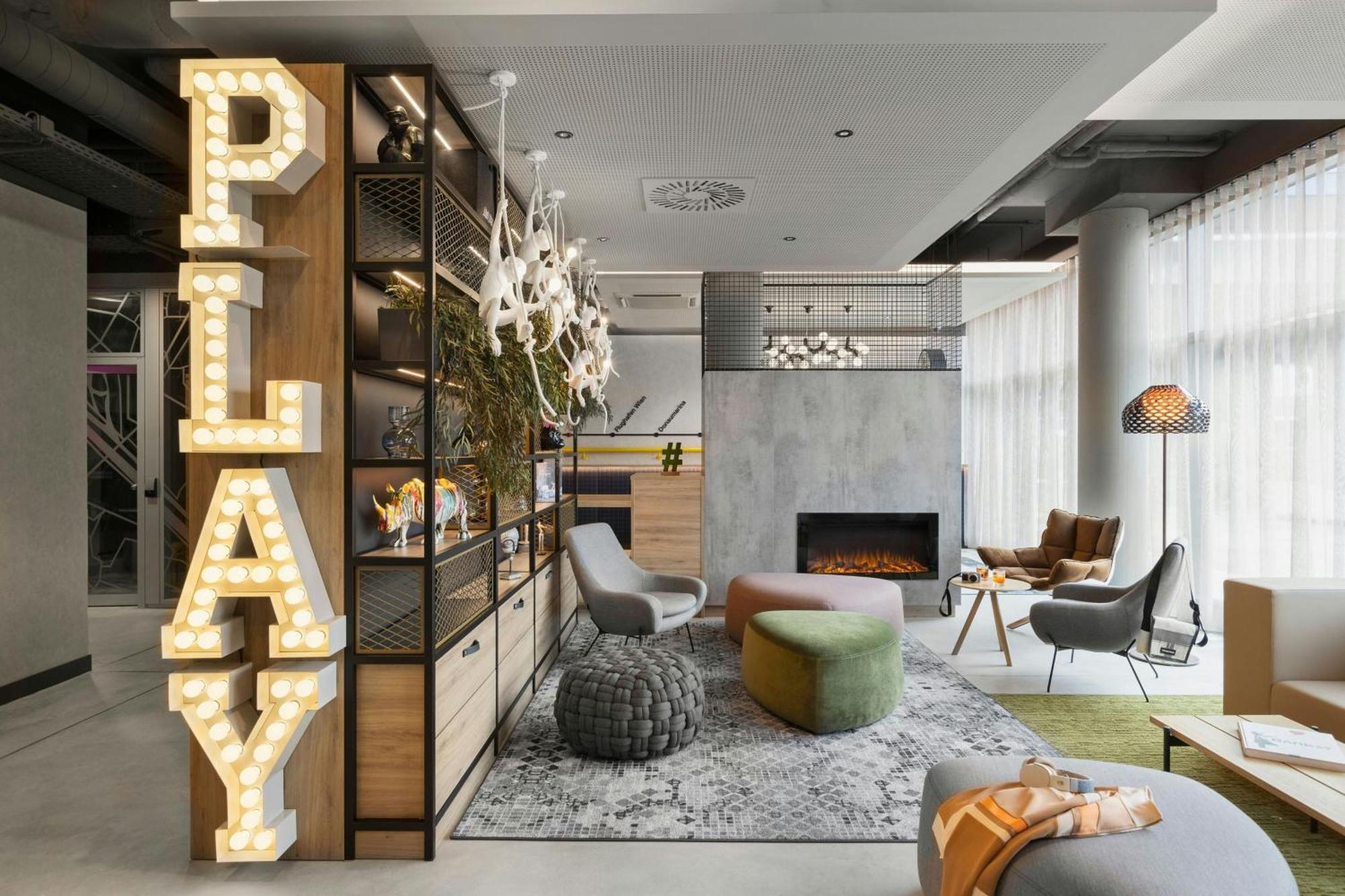 Hotel Moxy East