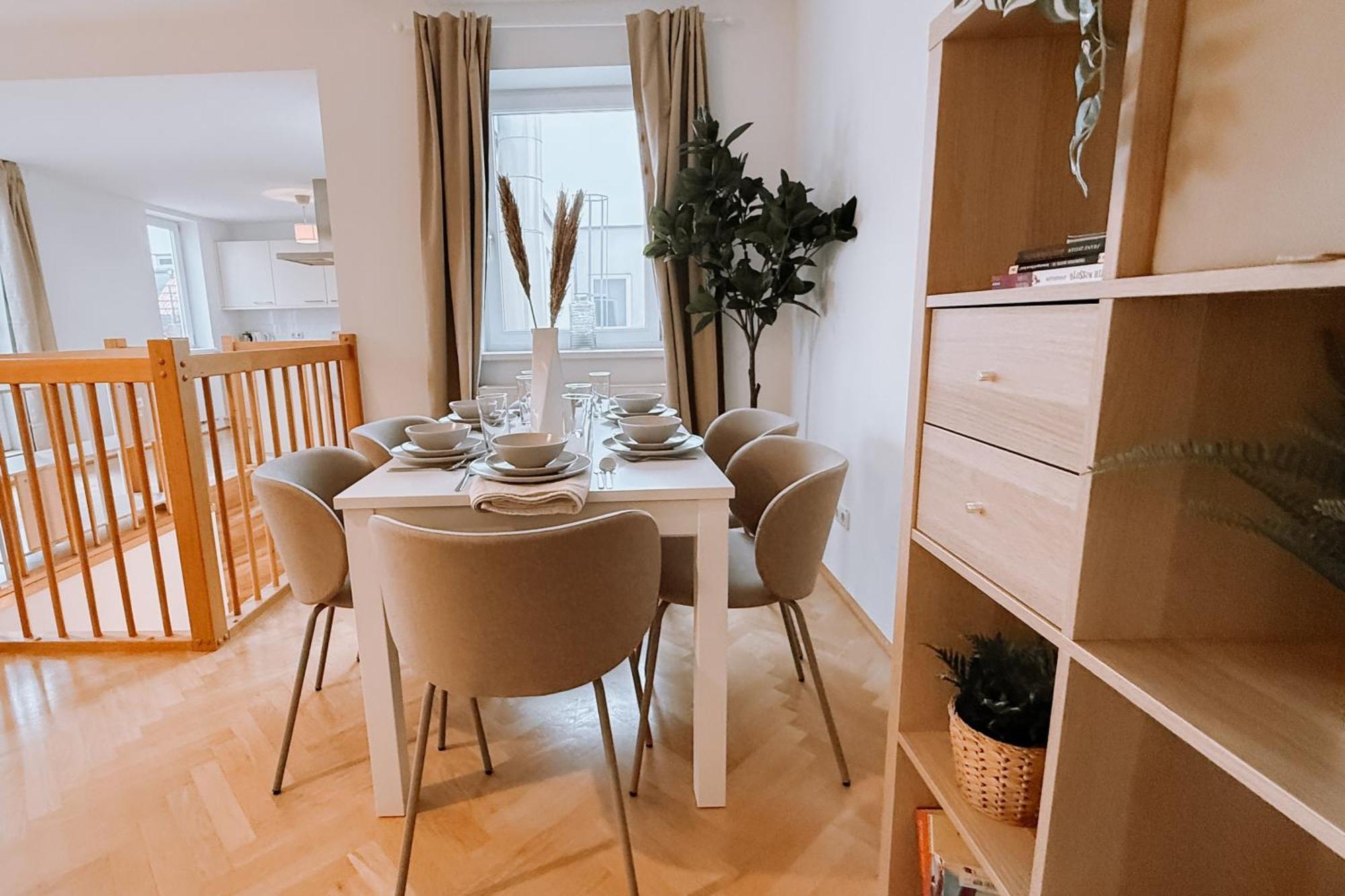 90qm, 3 Bedrooms, Near Schoenbrunn, Balcony - Axara Housing Apartment Vienna