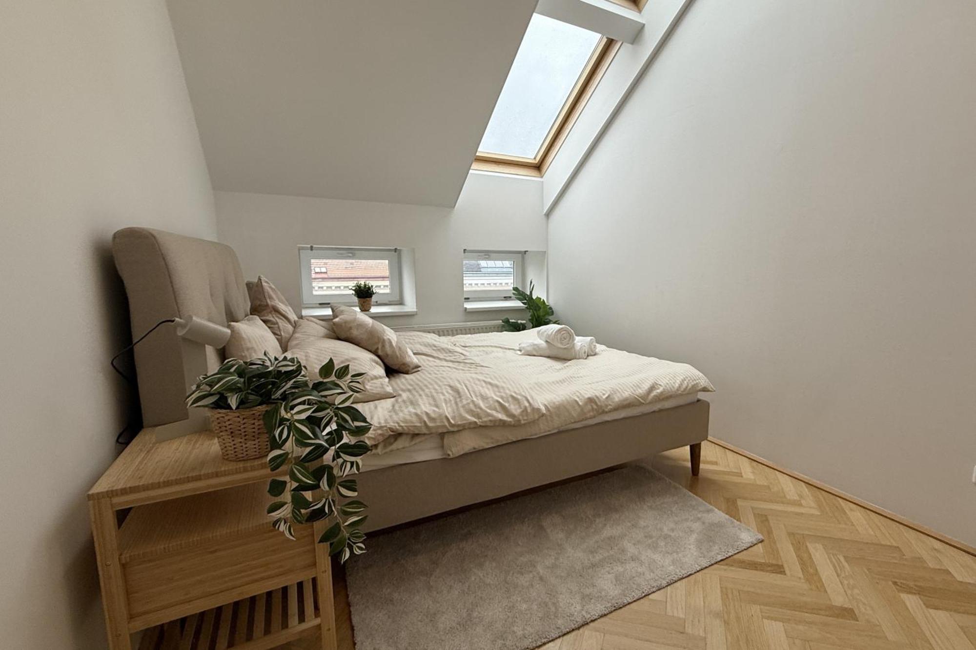 Apartment 90qm, 3 Bedrooms, Near Schoenbrunn, Balcony - Axara Housing