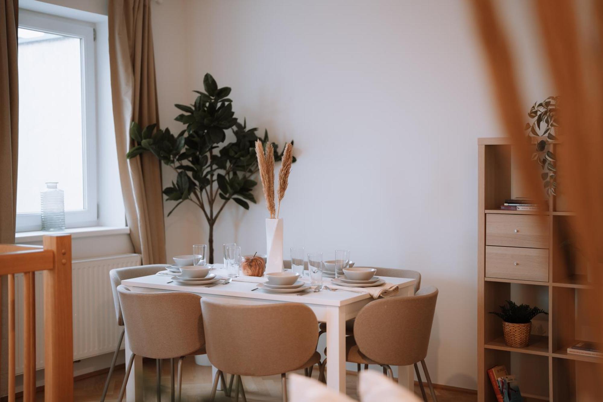 90qm, 3 Bedrooms, Near Schoenbrunn, Balcony - Axara Housing Vienna
