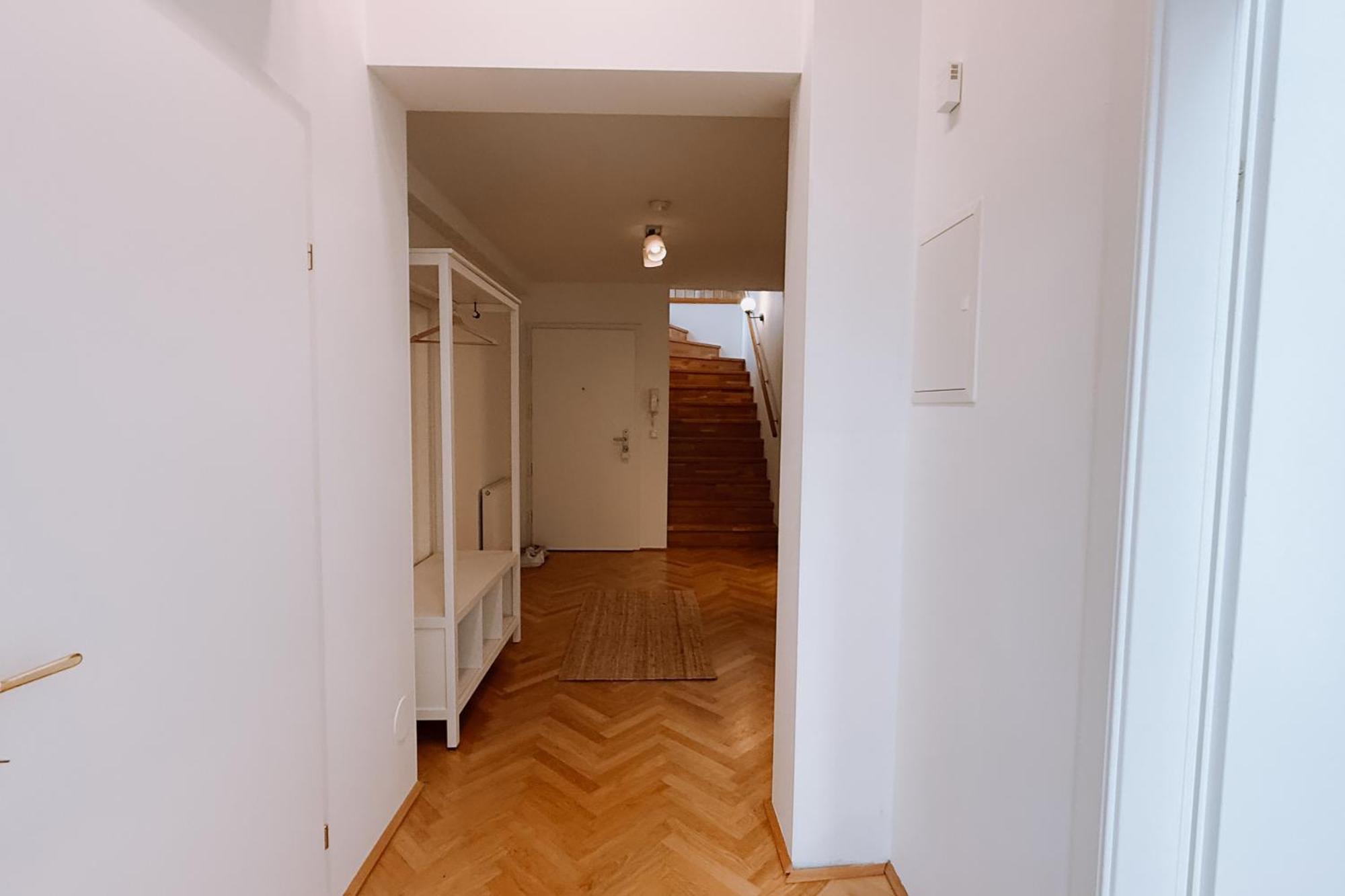 90qm, 3 Bedrooms, Near Schoenbrunn, Balcony - Axara Housing Apartment