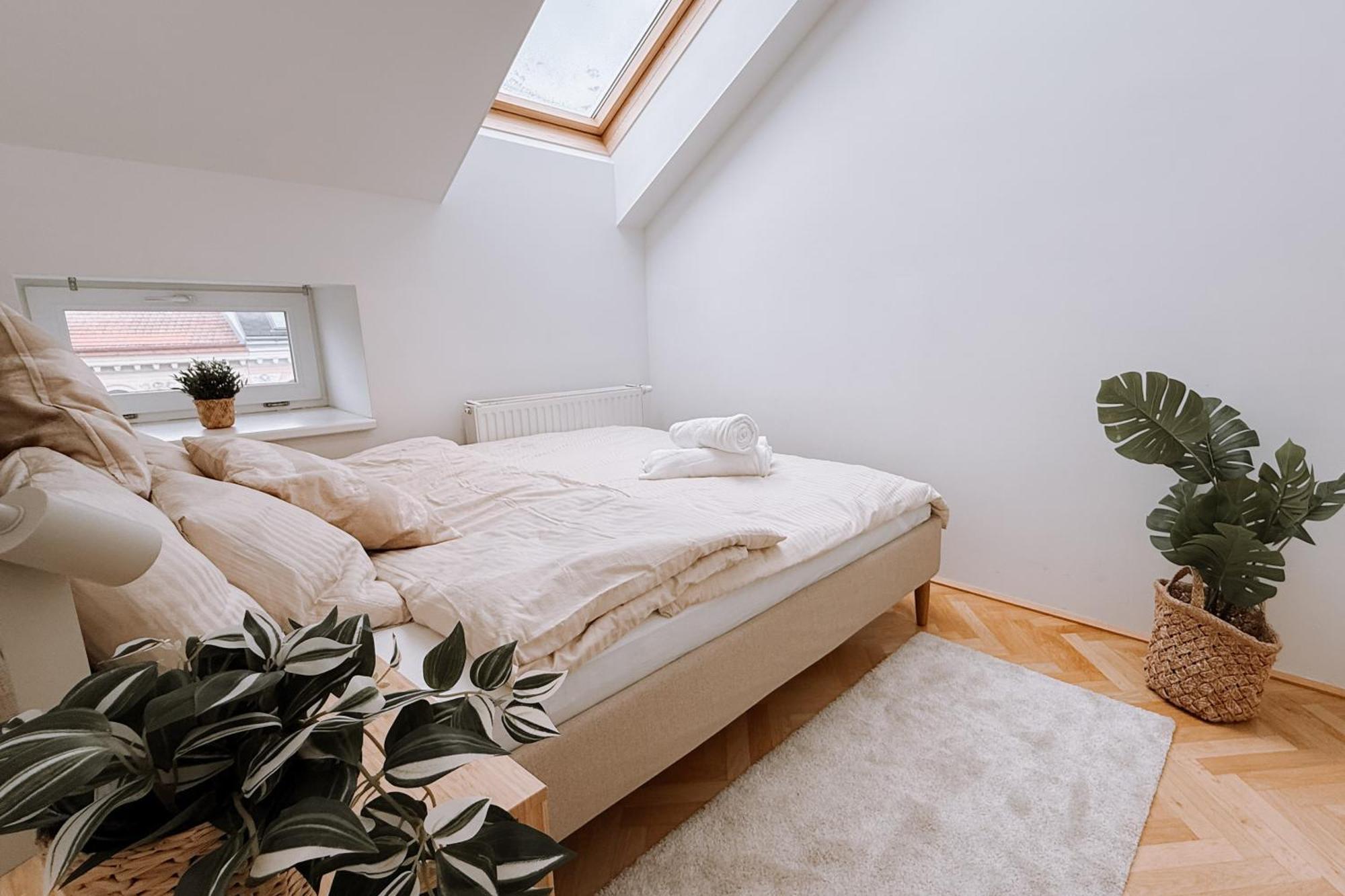 Apartment 90qm, 3 Bedrooms, Near Schoenbrunn, Balcony - Axara Housing *