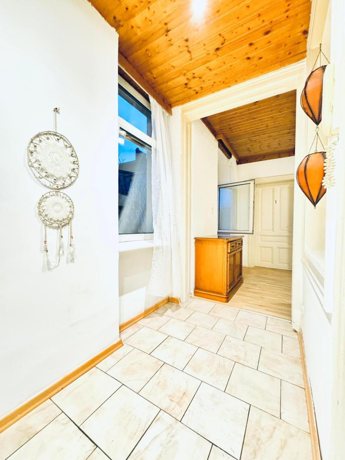 Cozy 4br For Up To 12people, 10minutes To Fac Platz Apartment