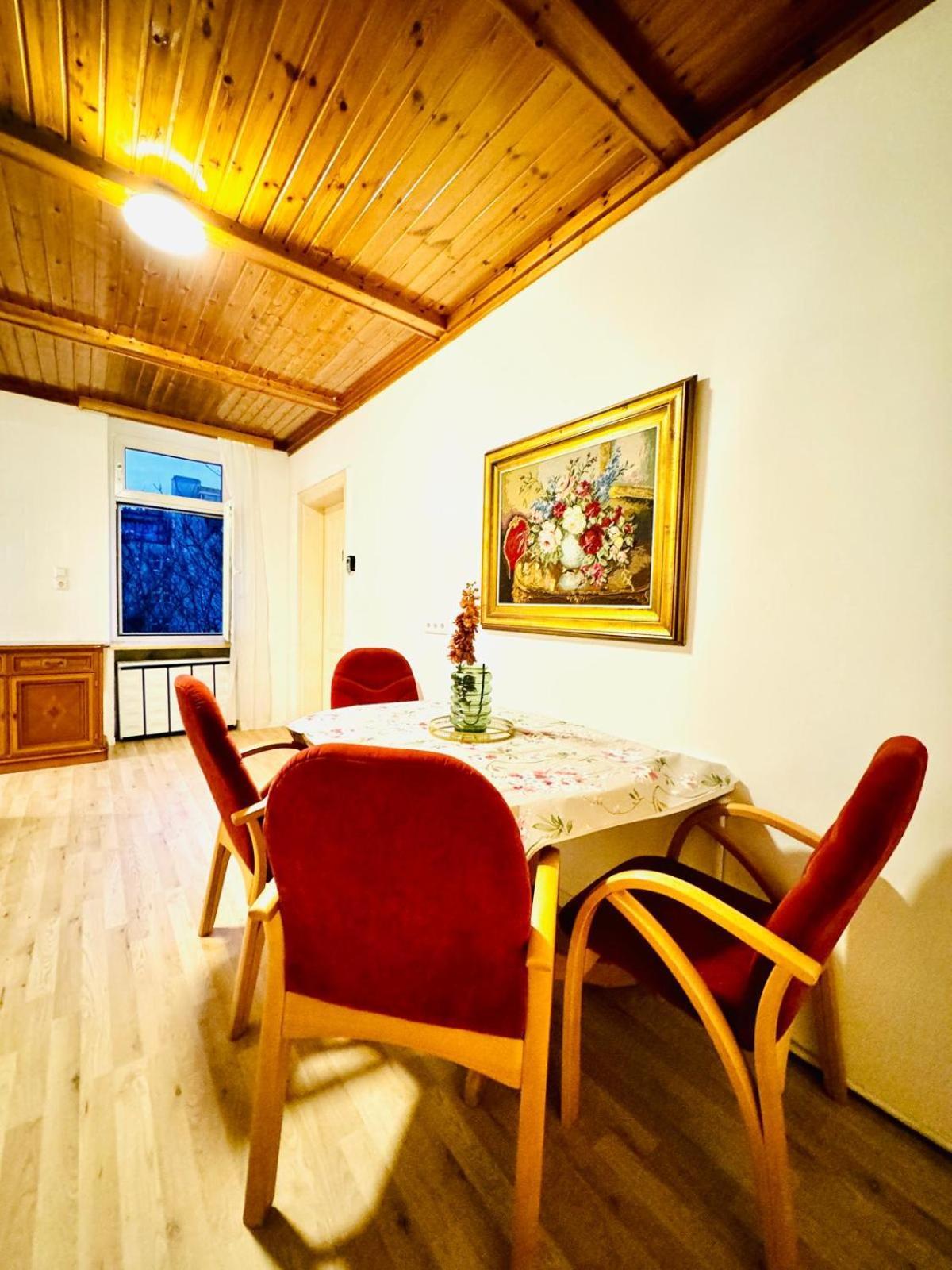 Apartment Cozy 4br For Up To 12people, 10minutes To Fac Platz *