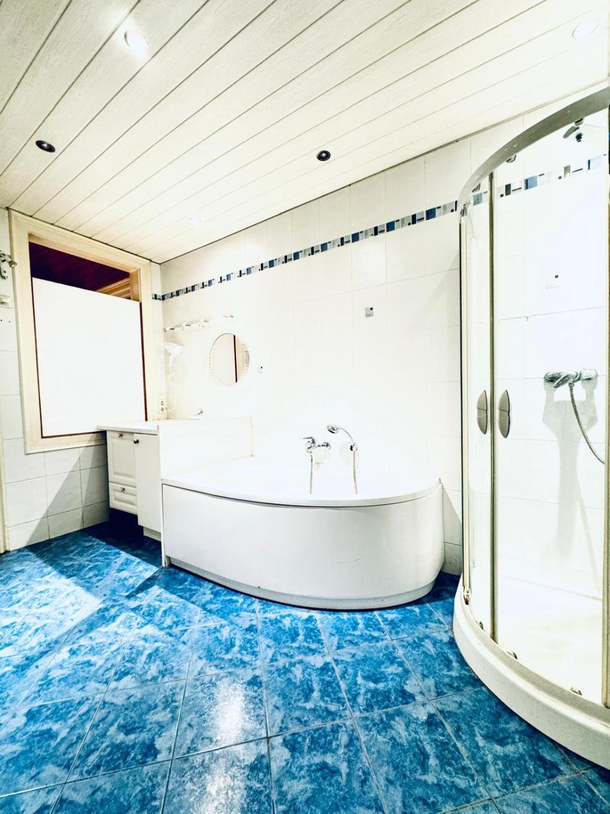 Cozy 4br For Up To 12people, 10minutes To Fac Platz Apartment