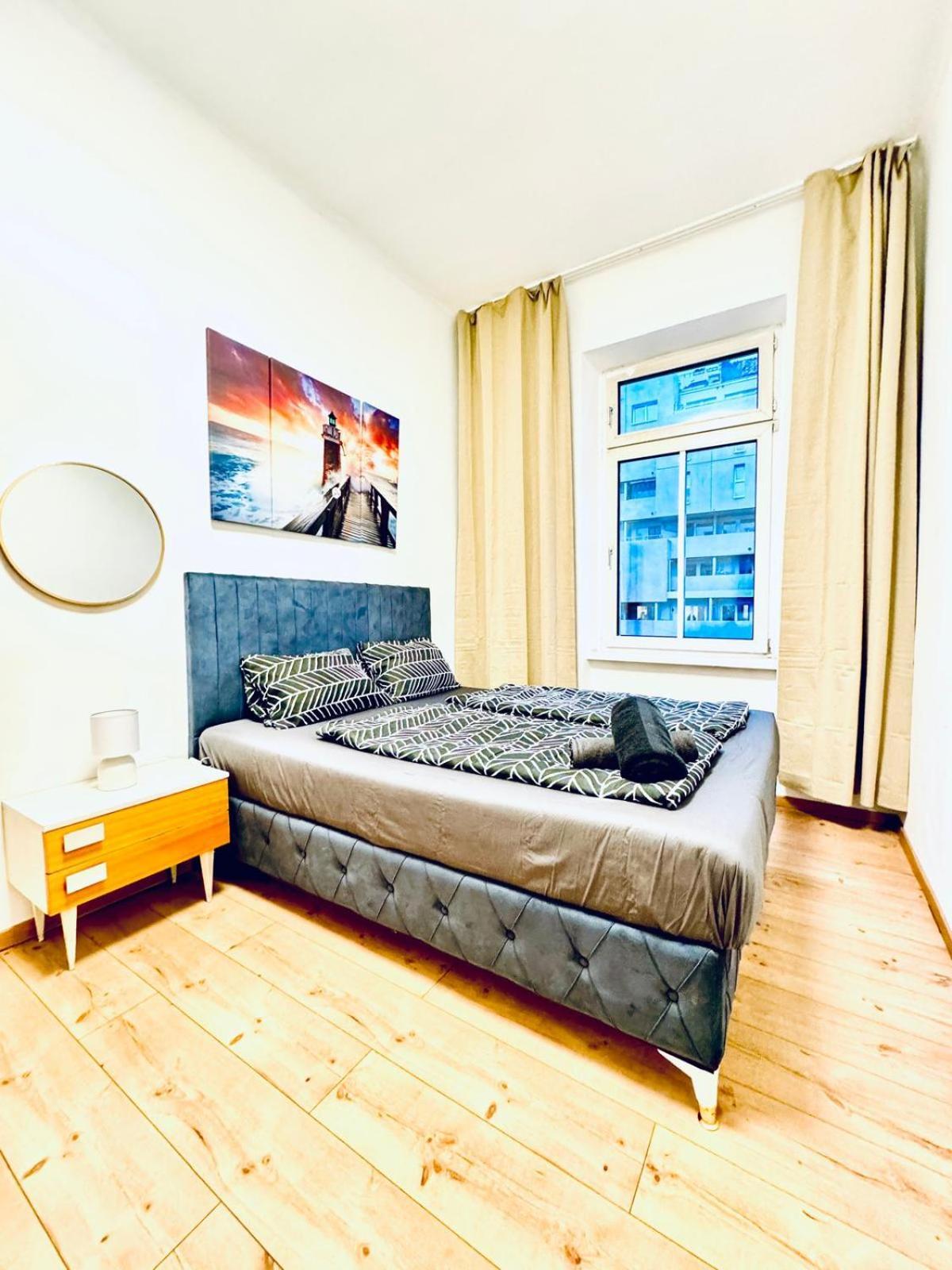 Cozy 4br For Up To 12people, 10minutes To Fac Platz Apartment