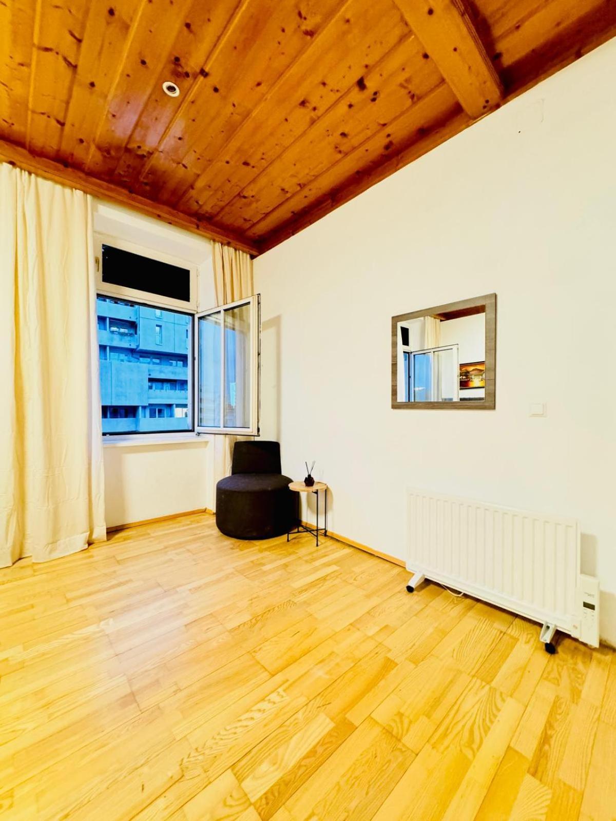 Cozy 4br For Up To 12people, 10minutes To Fac Platz Apartment