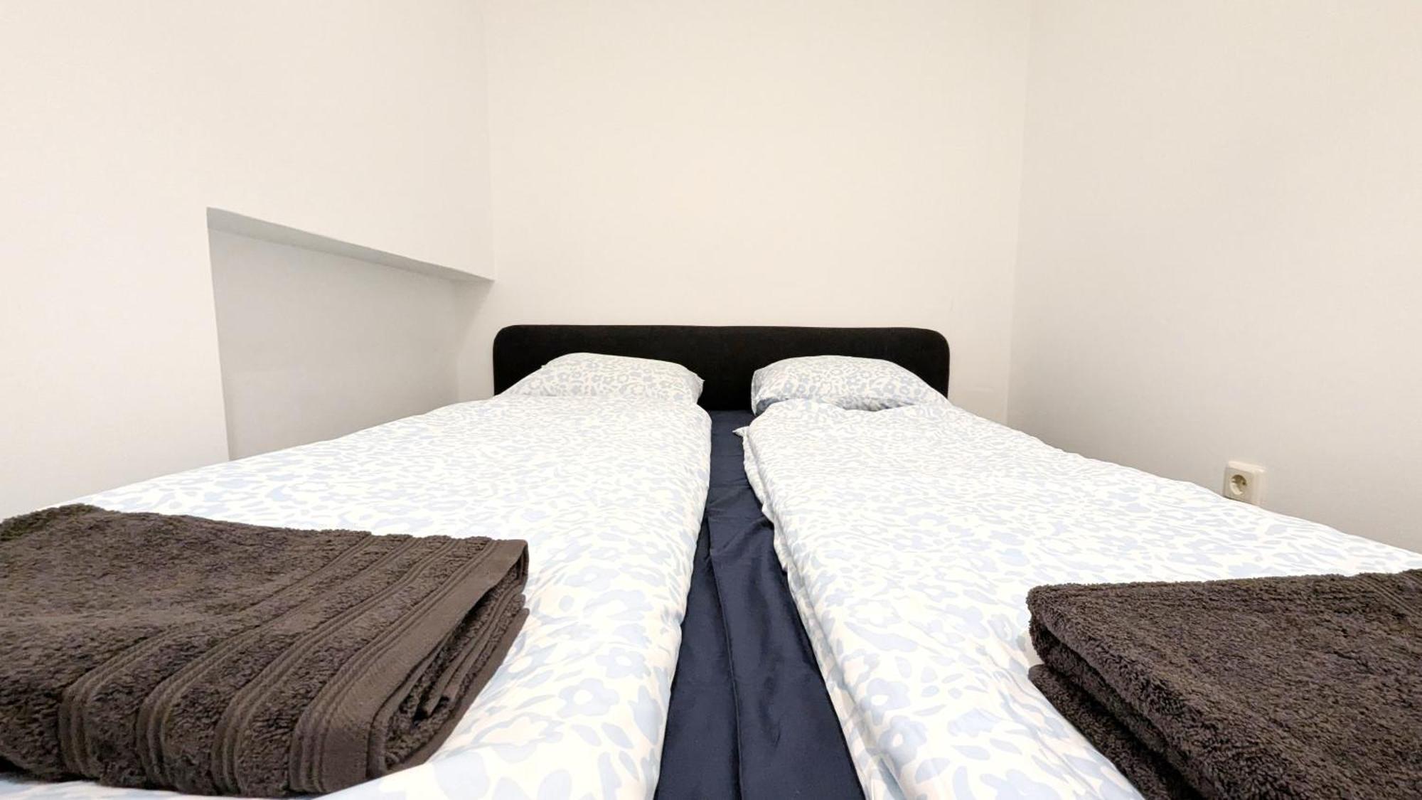 Spacious - 15 Min From Airport & Center, 5 Min From Main-bus Station Ez 7-8