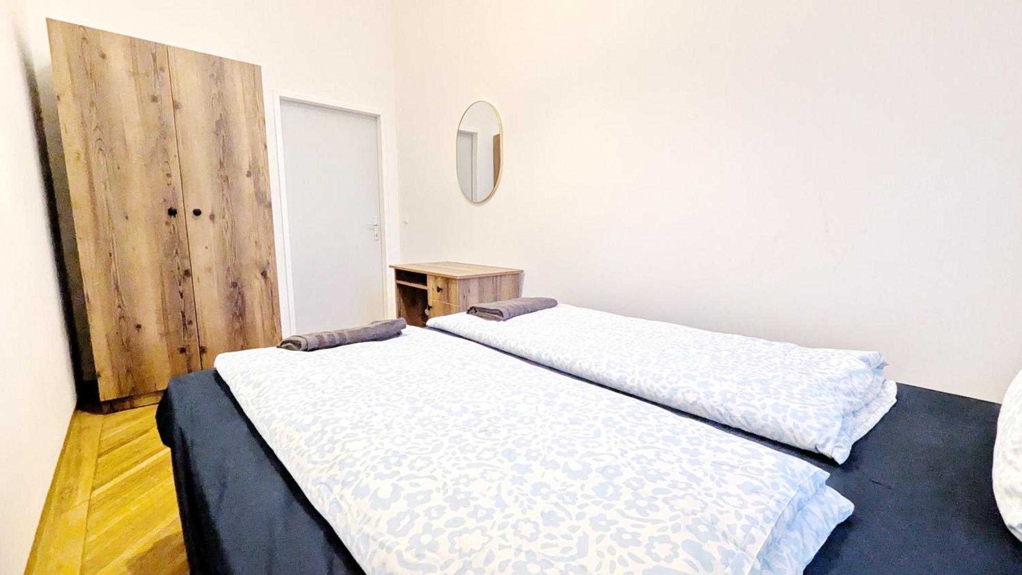 Spacious - 15 Min From Airport & Center, 5 Min From Main-bus Station Ez 7-8 Homestay