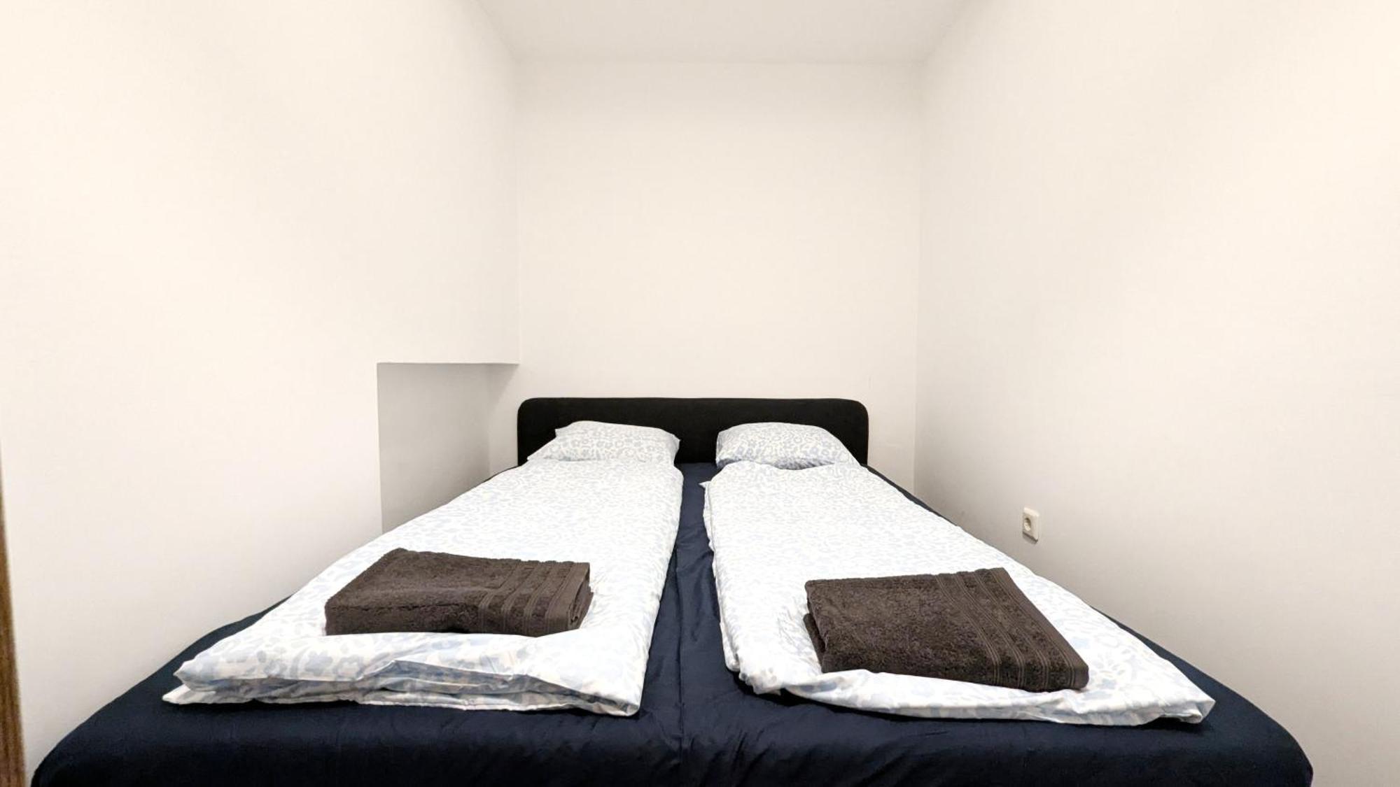 Homestay Spacious - 15 Min From Airport & Center, 5 Min From Main-bus Station Ez 7-8