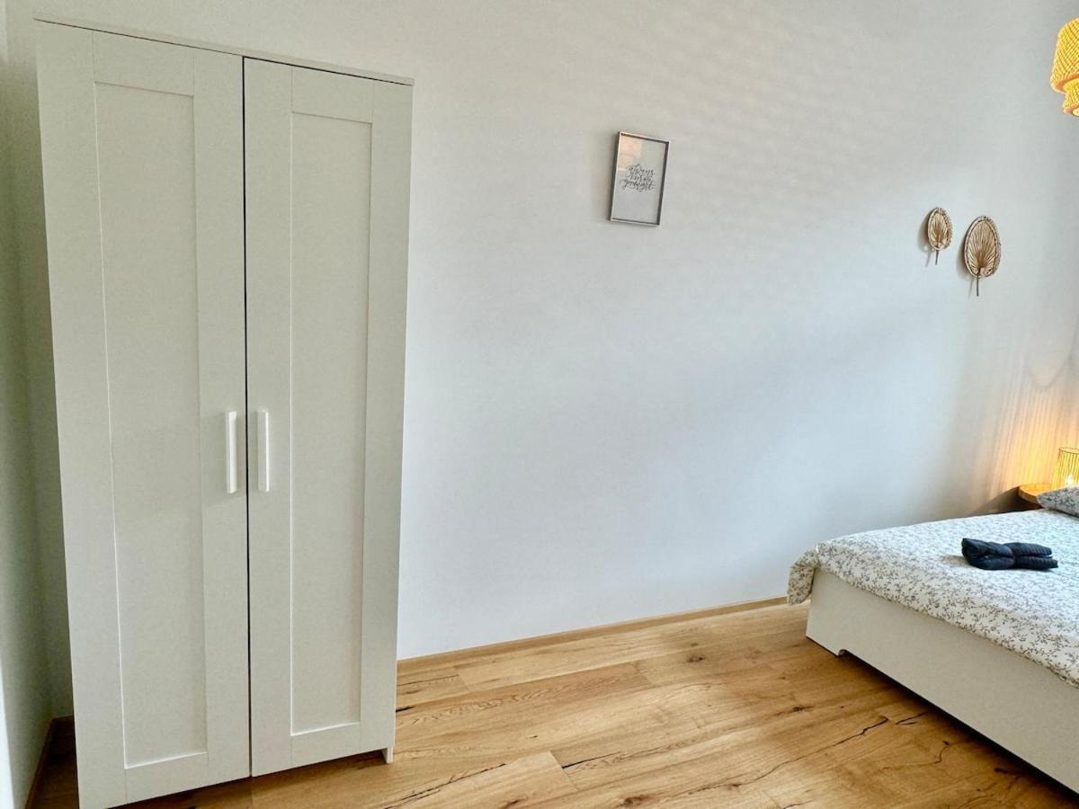 Stylish & Renovated With Free Parking