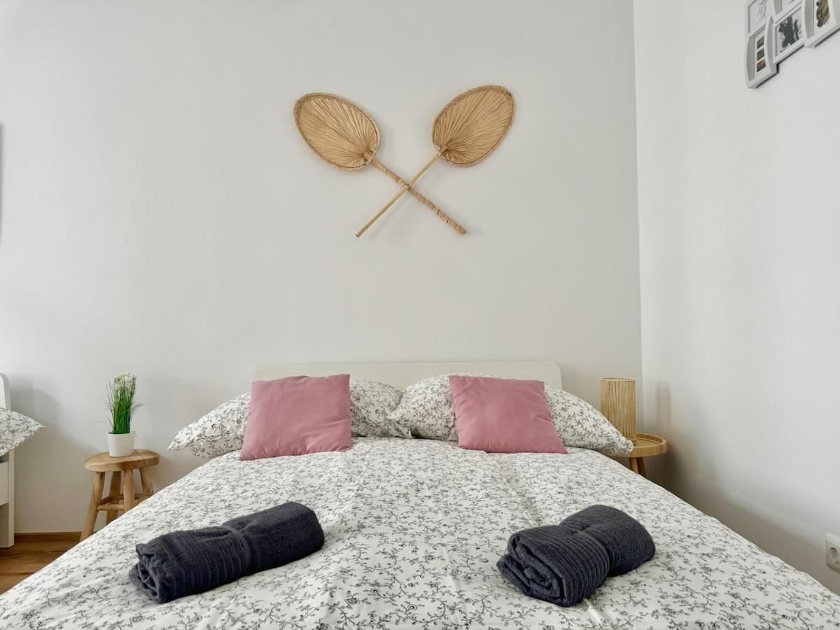 Apartment Stylish & Renovated With Free Parking