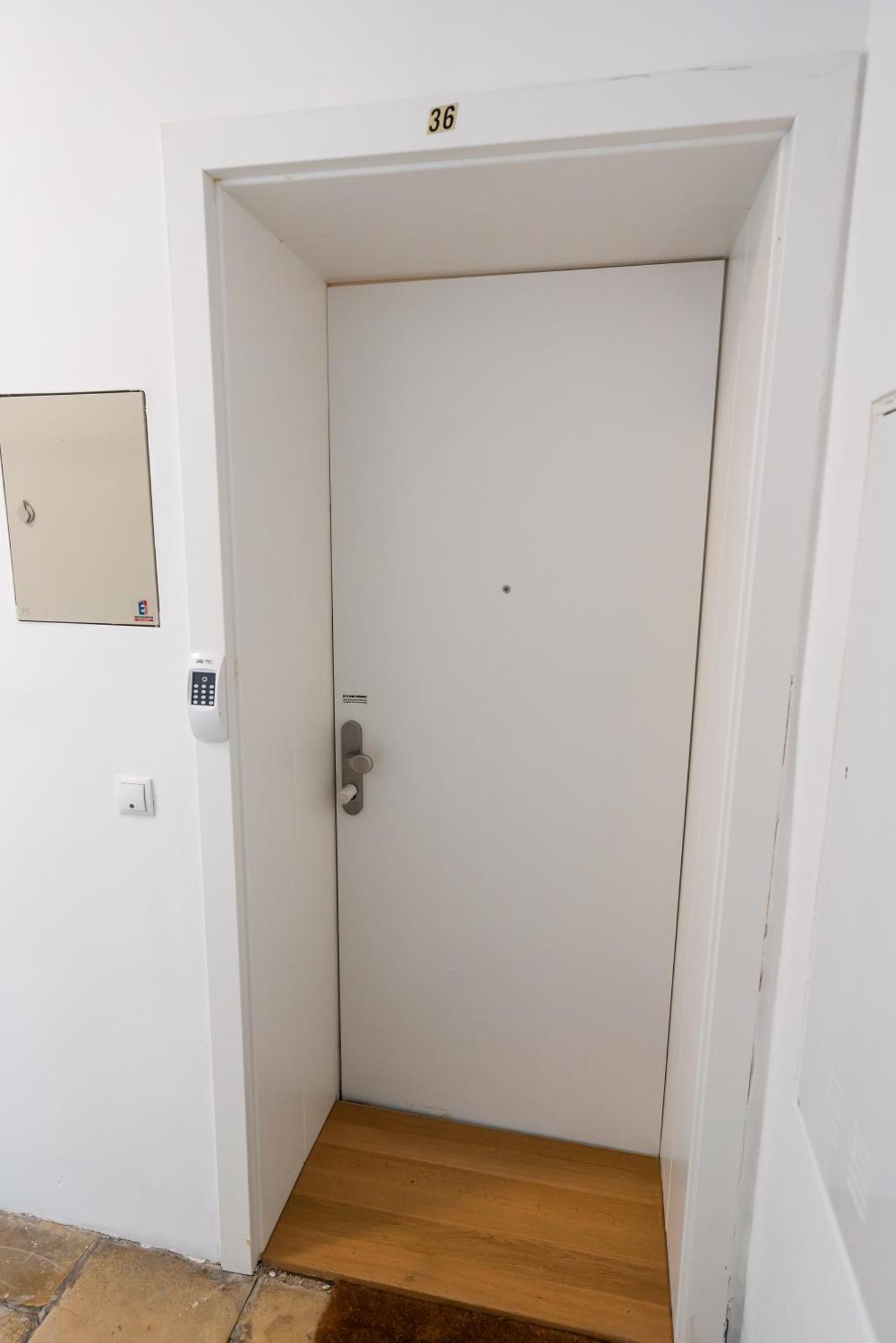 - Metro 1160 Apartment Vienna