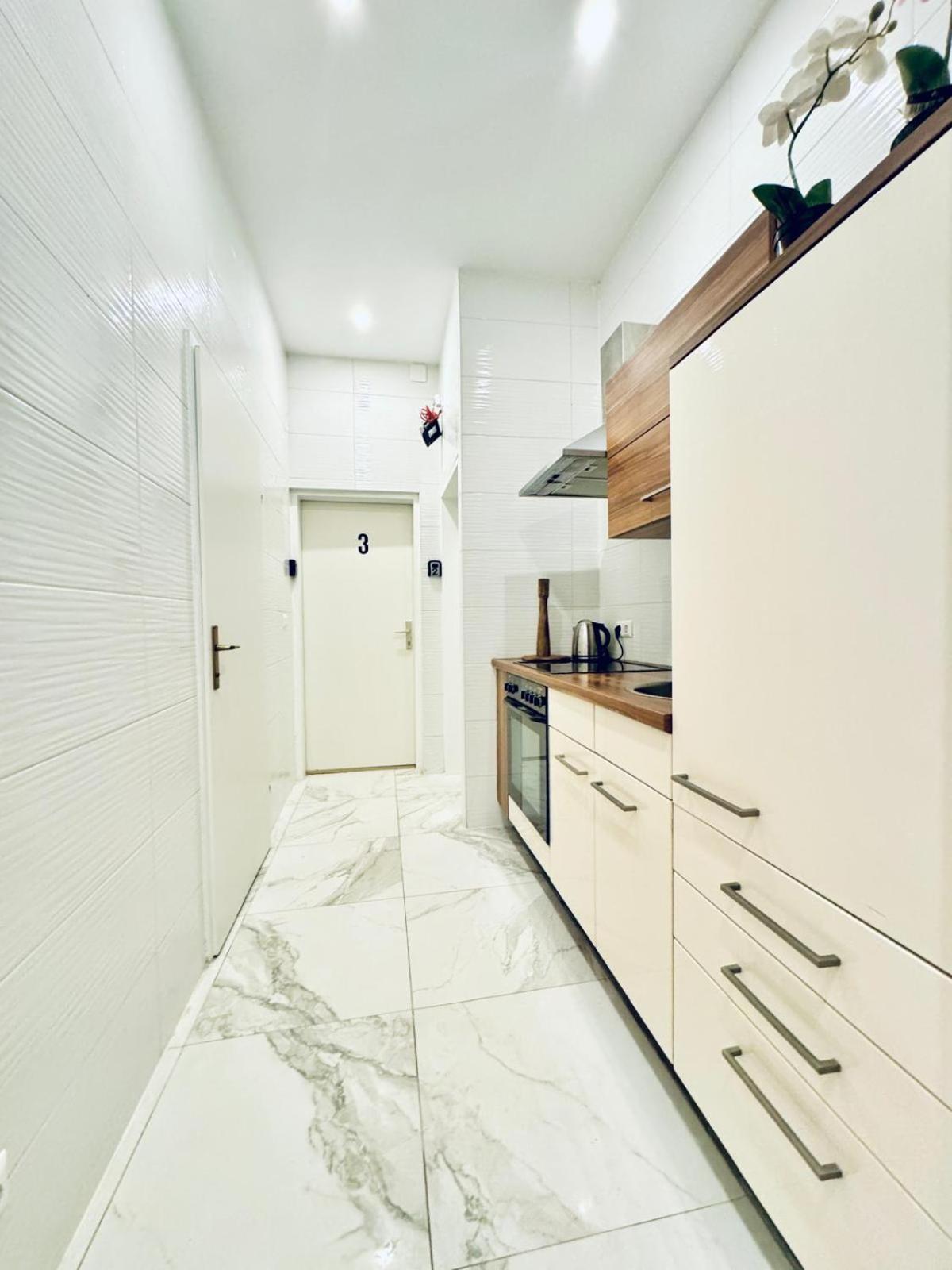 Spacious 3br Shared 11minute Stroll To Atzgersdorf Park Apartment *