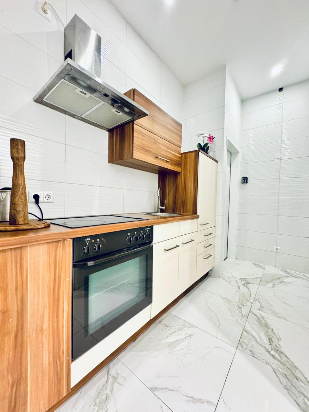 Spacious 3br Shared 11minute Stroll To Atzgersdorf Park
