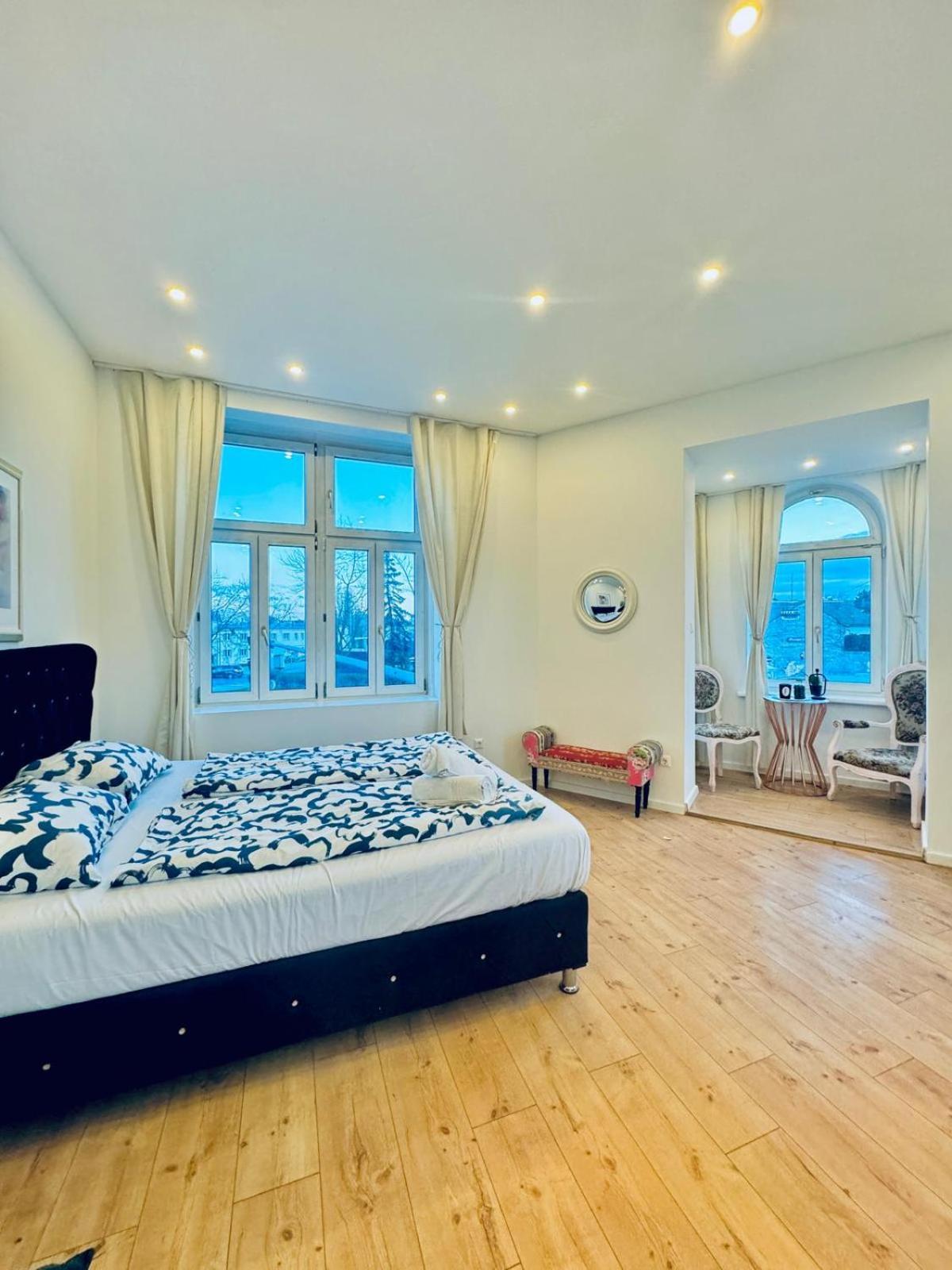 Spacious 3br Shared 11minute Stroll To Atzgersdorf Park Apartment *