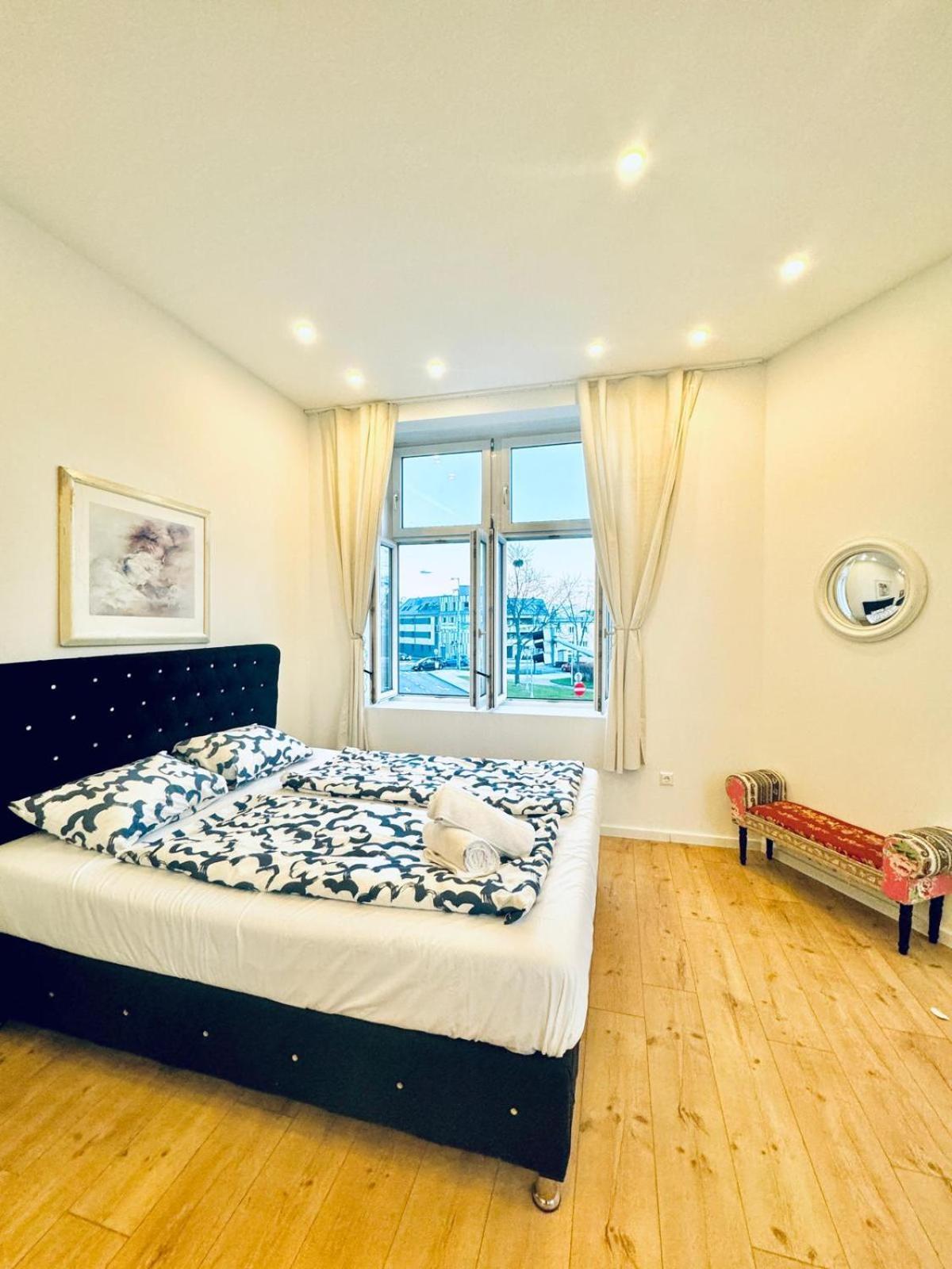 Spacious 3br Shared 11minute Stroll To Atzgersdorf Park Vienna