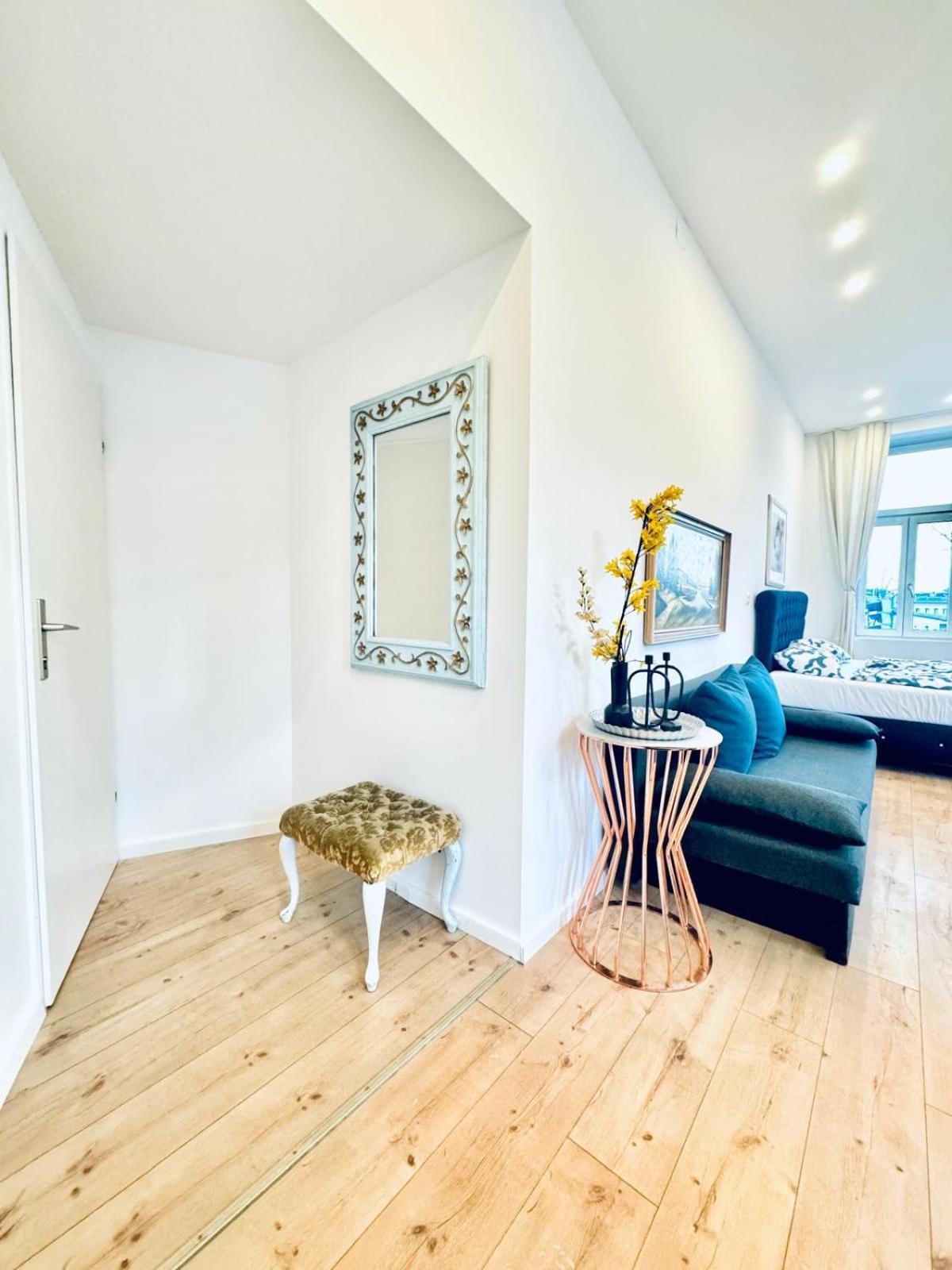 Apartment Spacious 3br Shared 11minute Stroll To Atzgersdorf Park *
