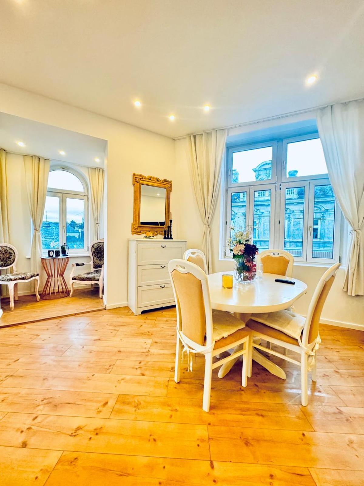 Spacious 3br Shared 11minute Stroll To Atzgersdorf Park Apartment Vienna