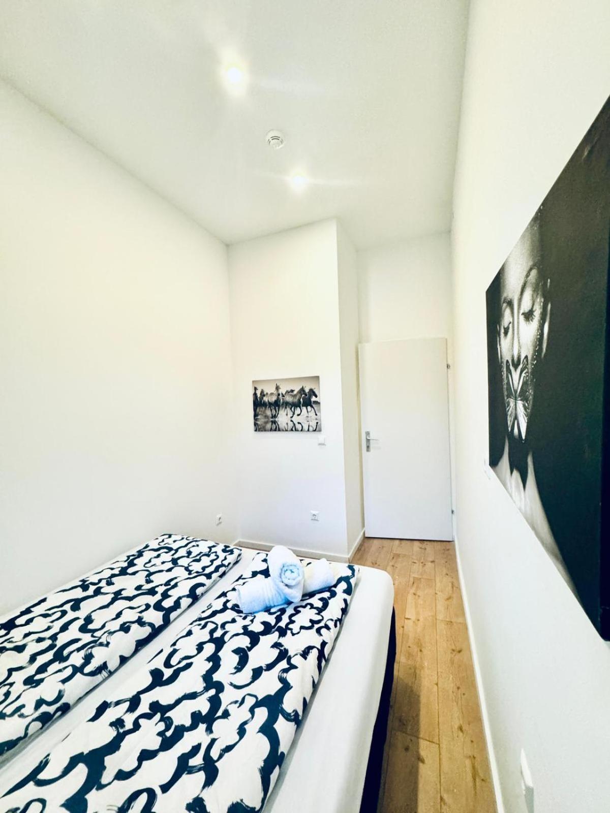 Spacious 3br Shared 11minute Stroll To Atzgersdorf Park Vienna