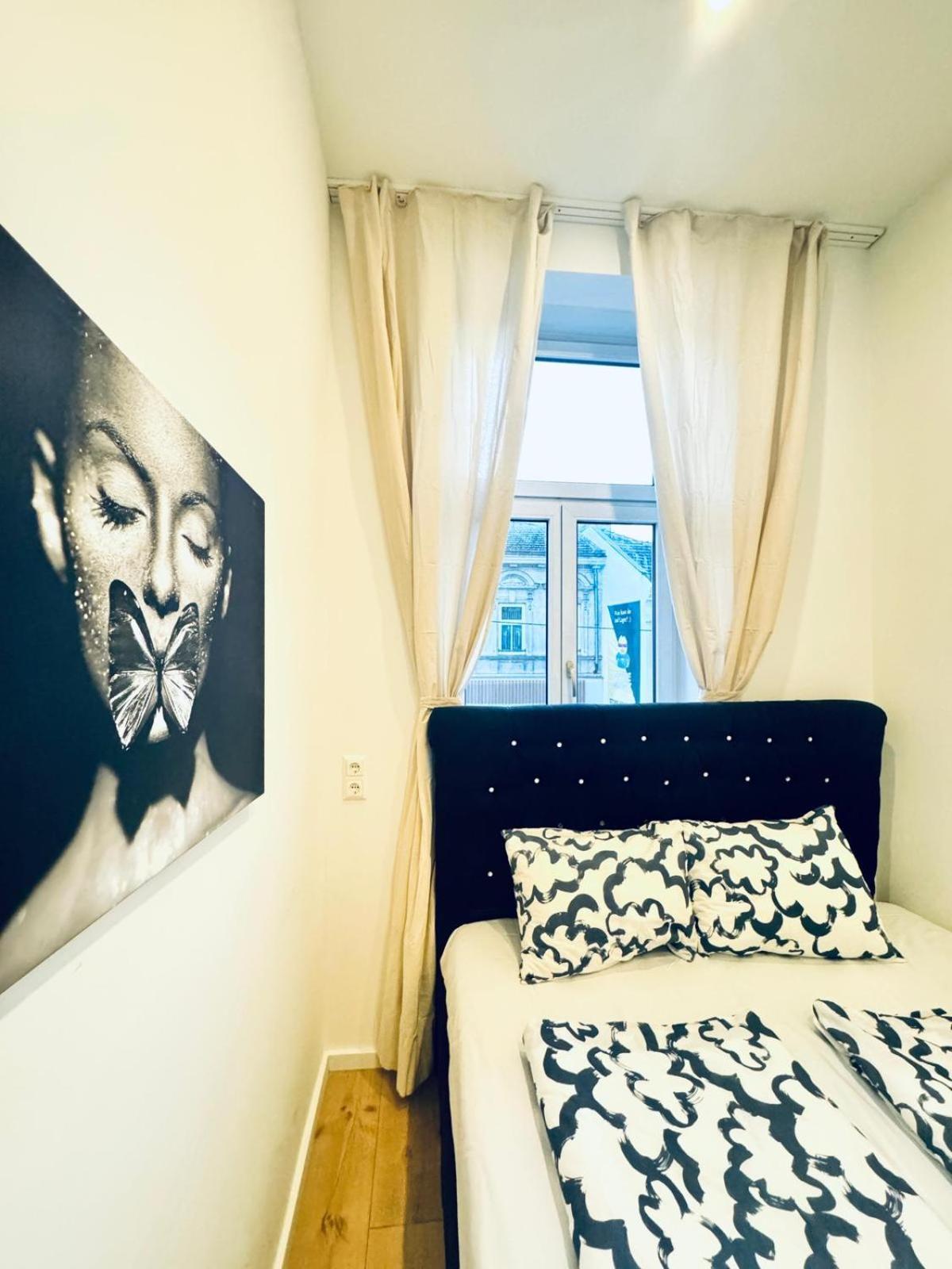 Spacious 3br Shared 11minute Stroll To Atzgersdorf Park * Vienna