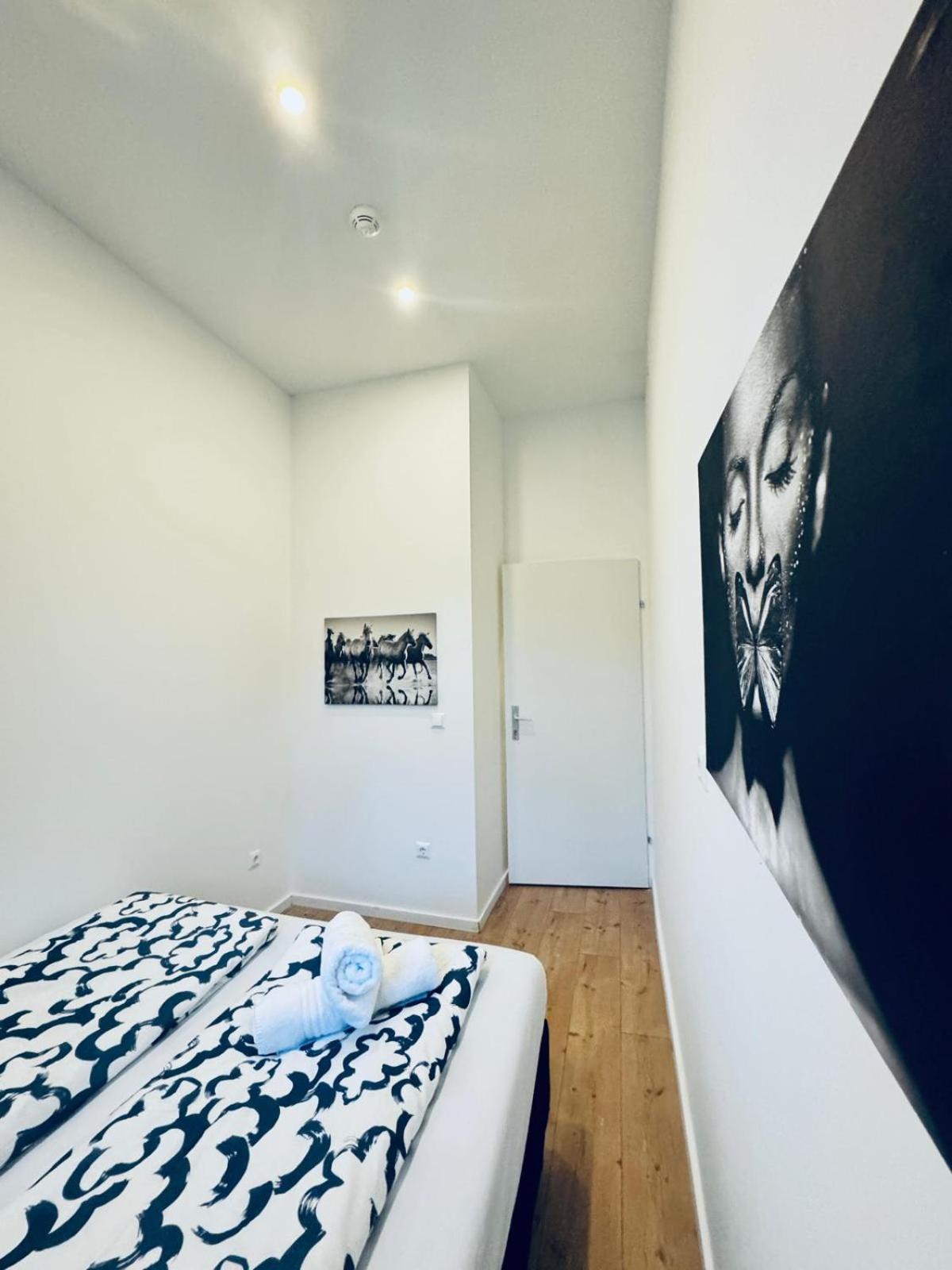 Apartment Spacious 3br Shared 11minute Stroll To Atzgersdorf Park *