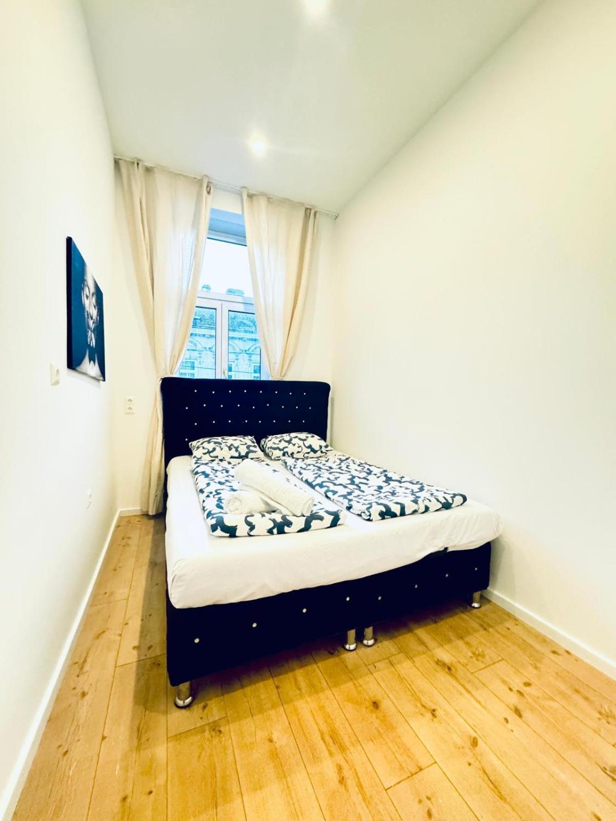 Apartment Spacious 3br Shared 11minute Stroll To Atzgersdorf Park