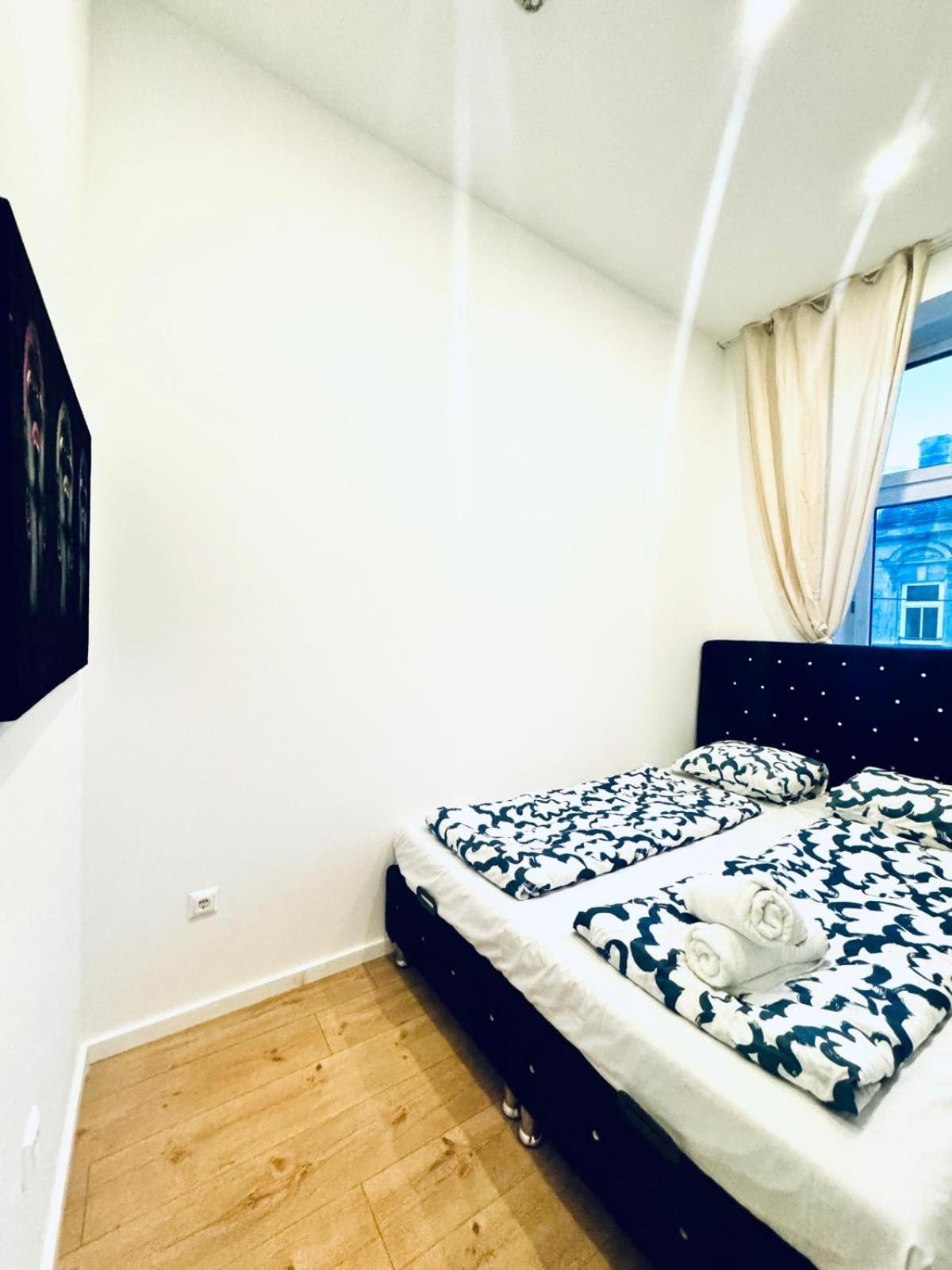 Apartment Spacious 3br Shared 11minute Stroll To Atzgersdorf Park *