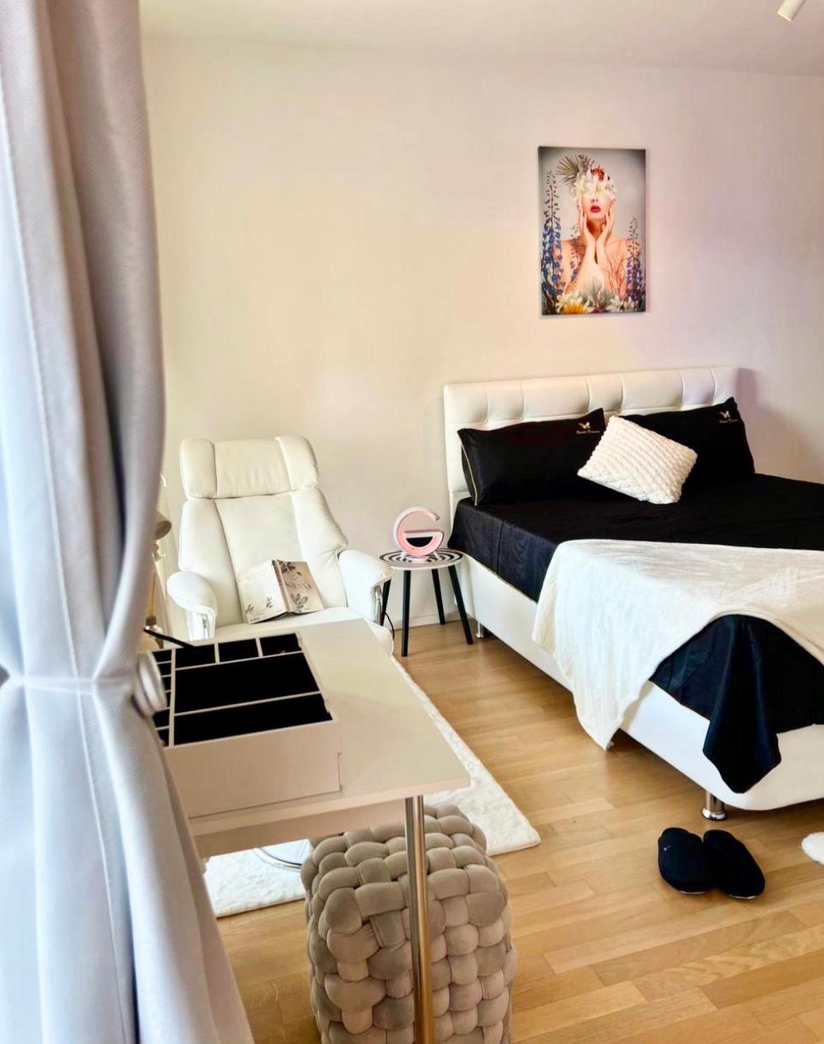 Apartment Belvedere White *