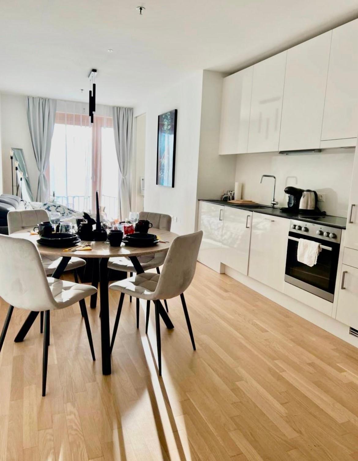 Belvedere White Apartment