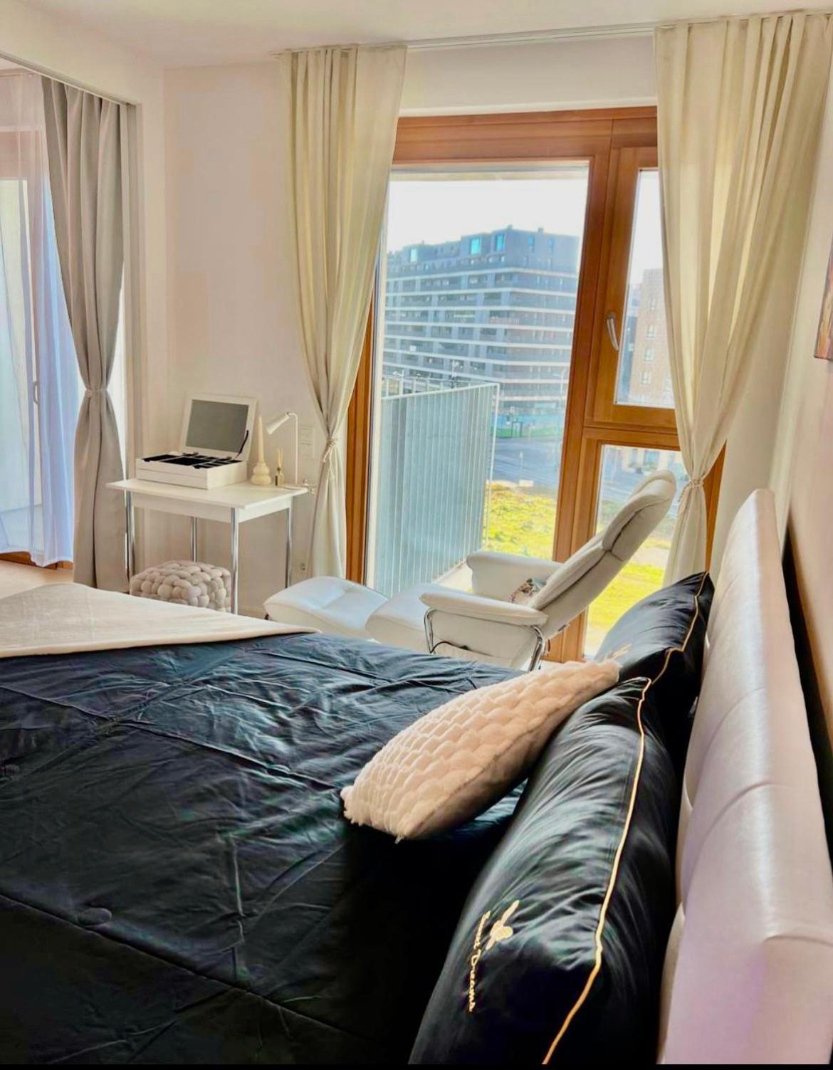 Belvedere White Apartment