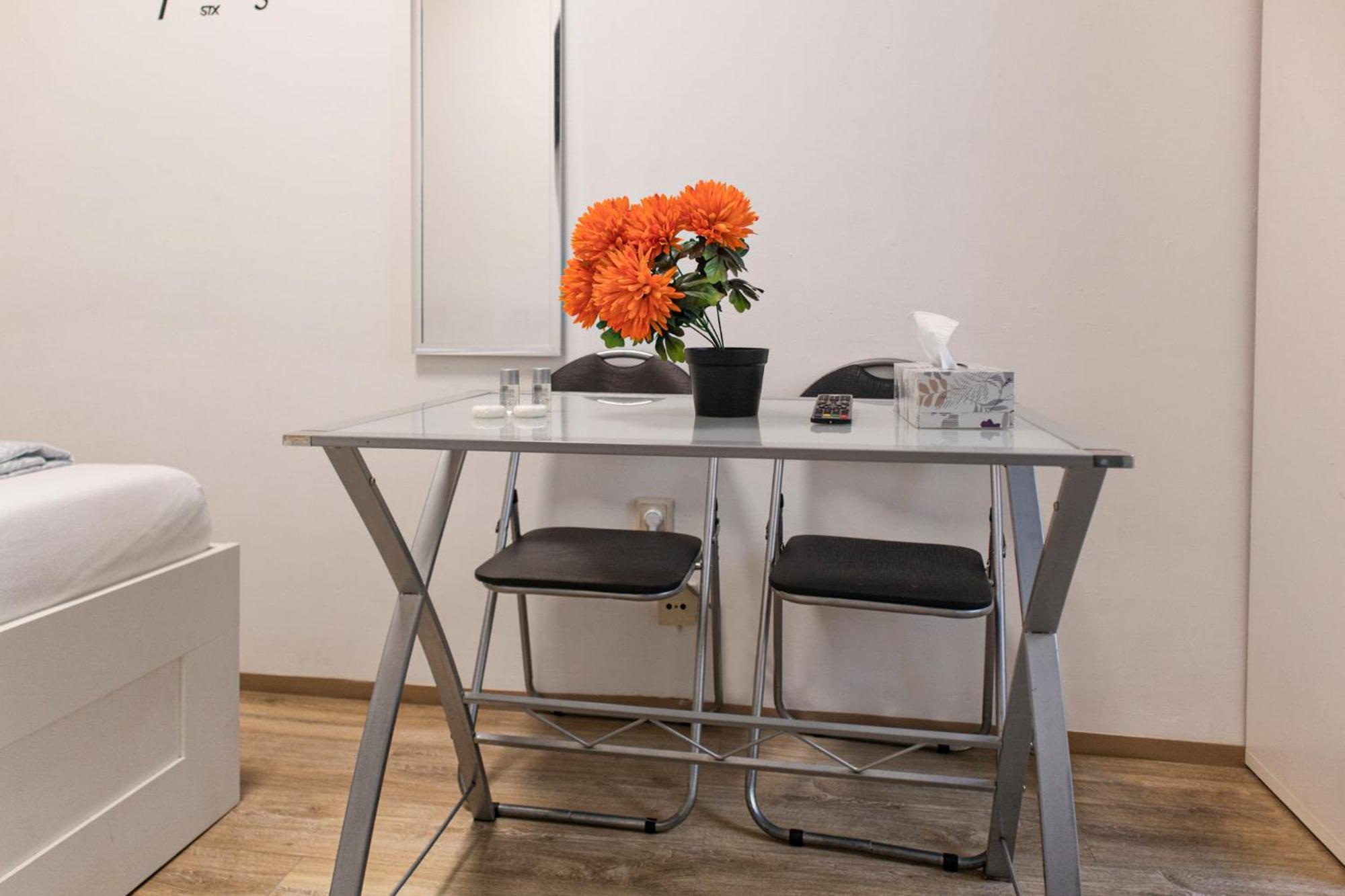 Guest house Convenient Shared - Near Danube & Millenium Tower