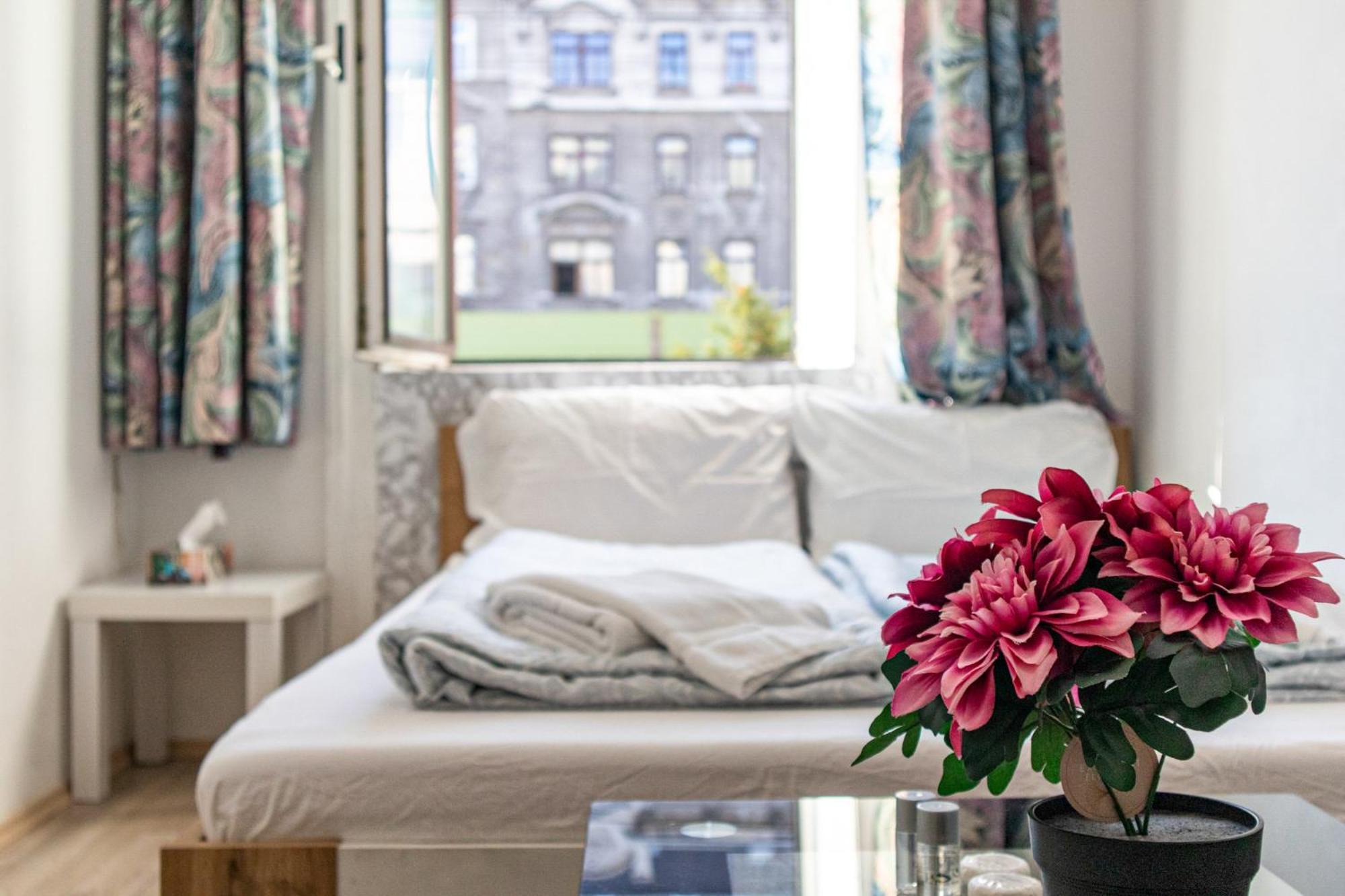 Guest house Convenient Shared - Near Danube & Millenium Tower *