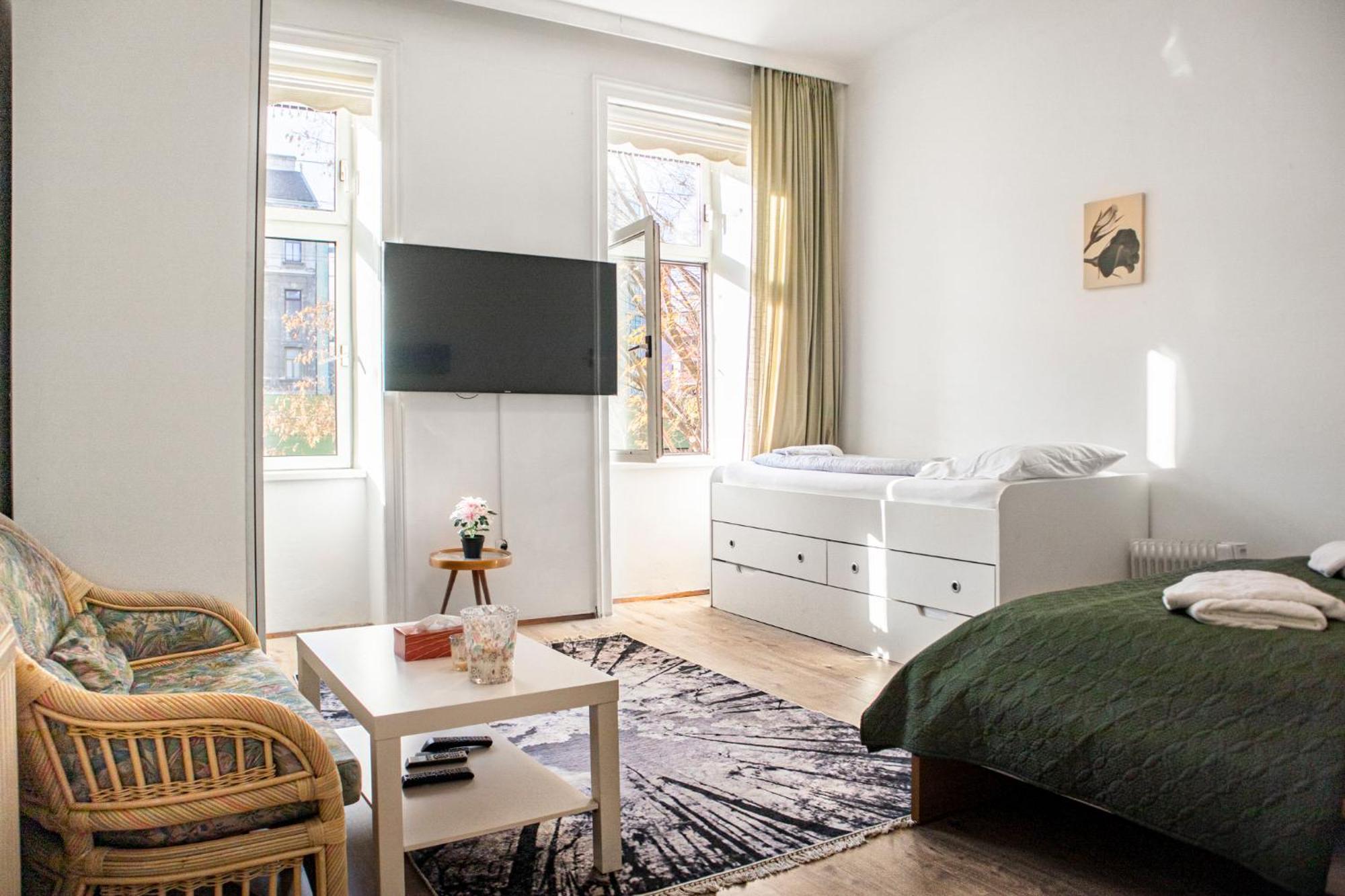 Convenient Shared - Near Danube & Millenium Tower *