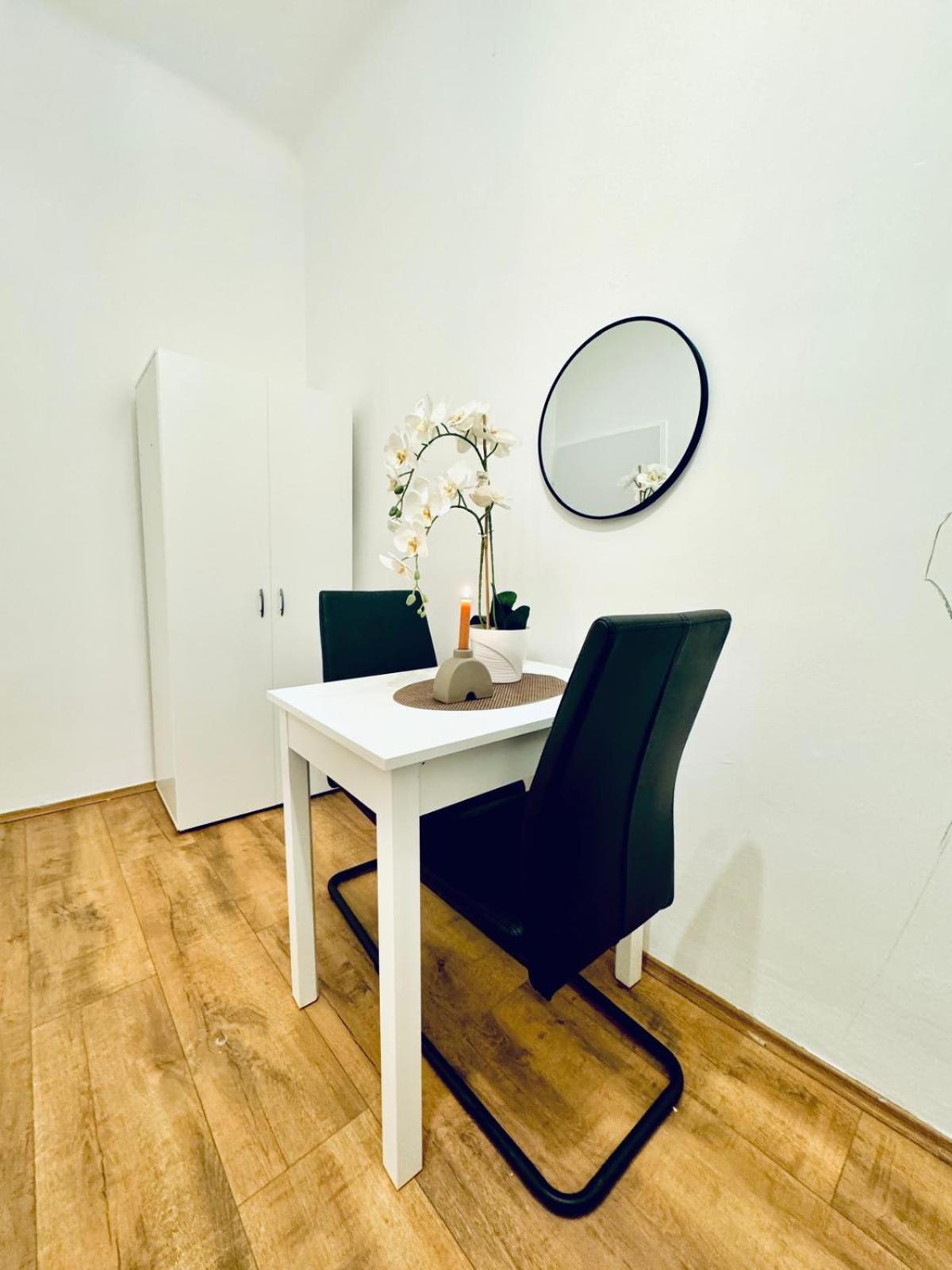 Charming 5br Shared Apt, Minutes From Atzgersdorf