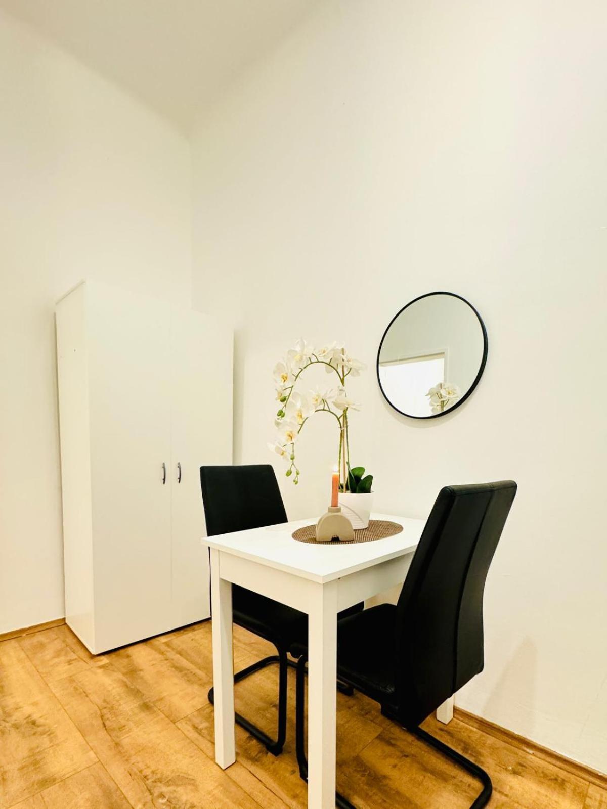 Charming 5br Shared Apt, Minutes From Atzgersdorf Apartment Vienna