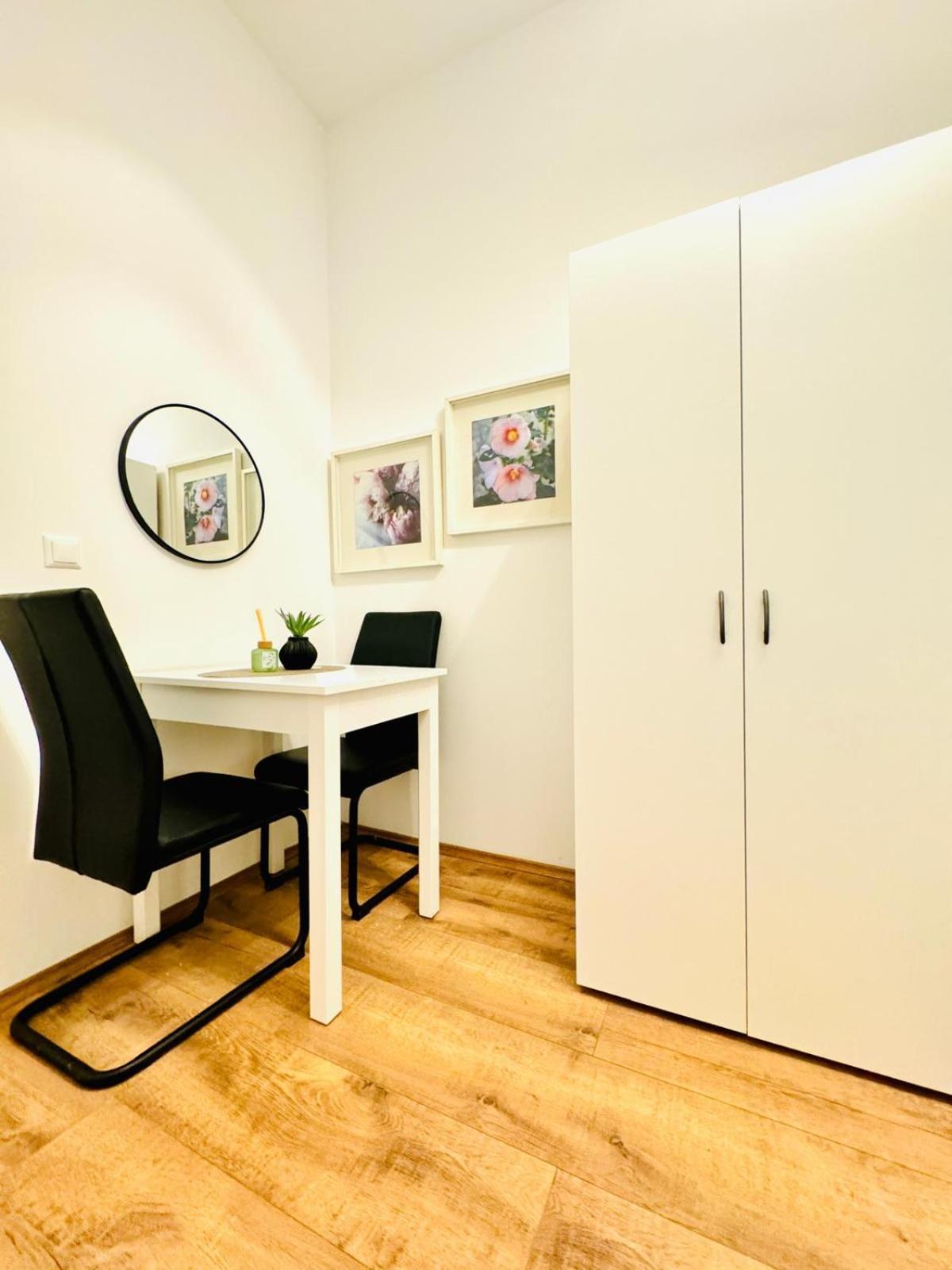 Apartment Charming 5br Shared Apt, Minutes From Atzgersdorf *