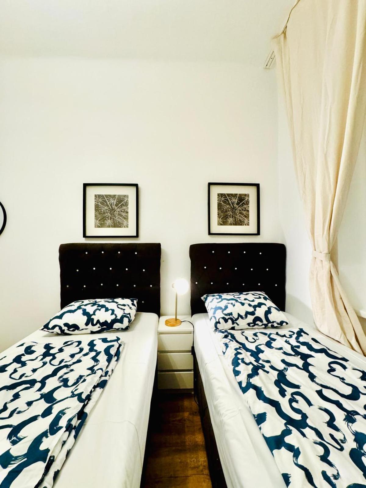 Charming 5br Shared Apt, Minutes From Atzgersdorf *