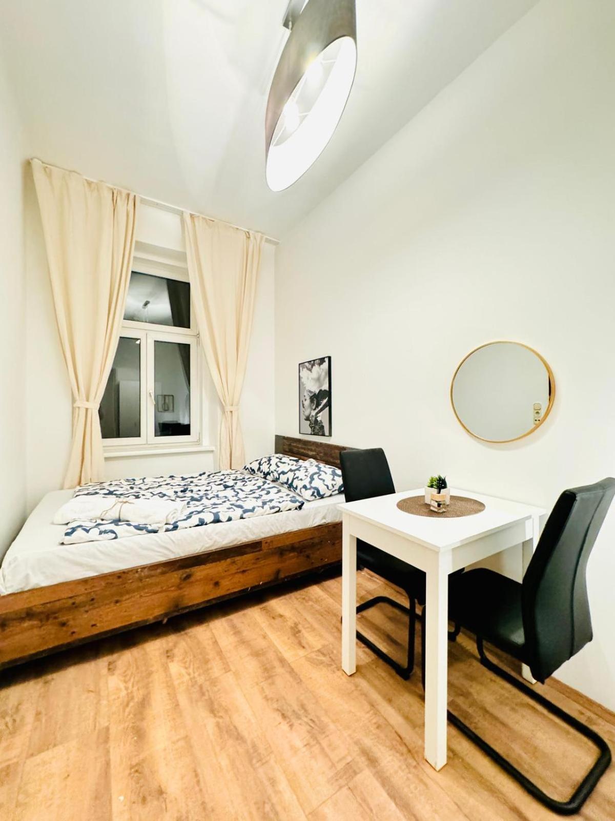 Charming 5br Shared Apt, Minutes From Atzgersdorf