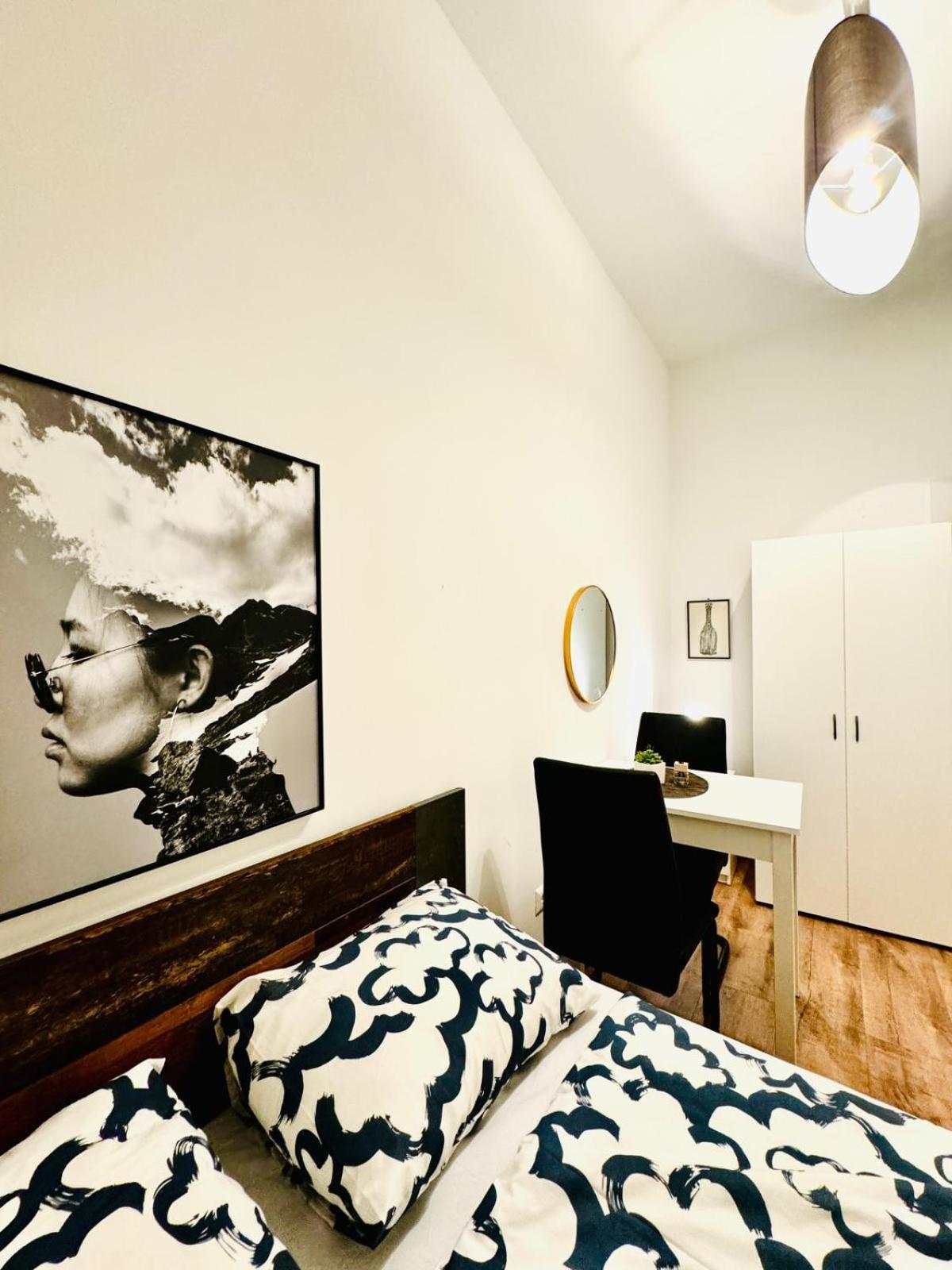 Charming 5br Shared Apt, Minutes From Atzgersdorf Apartment *