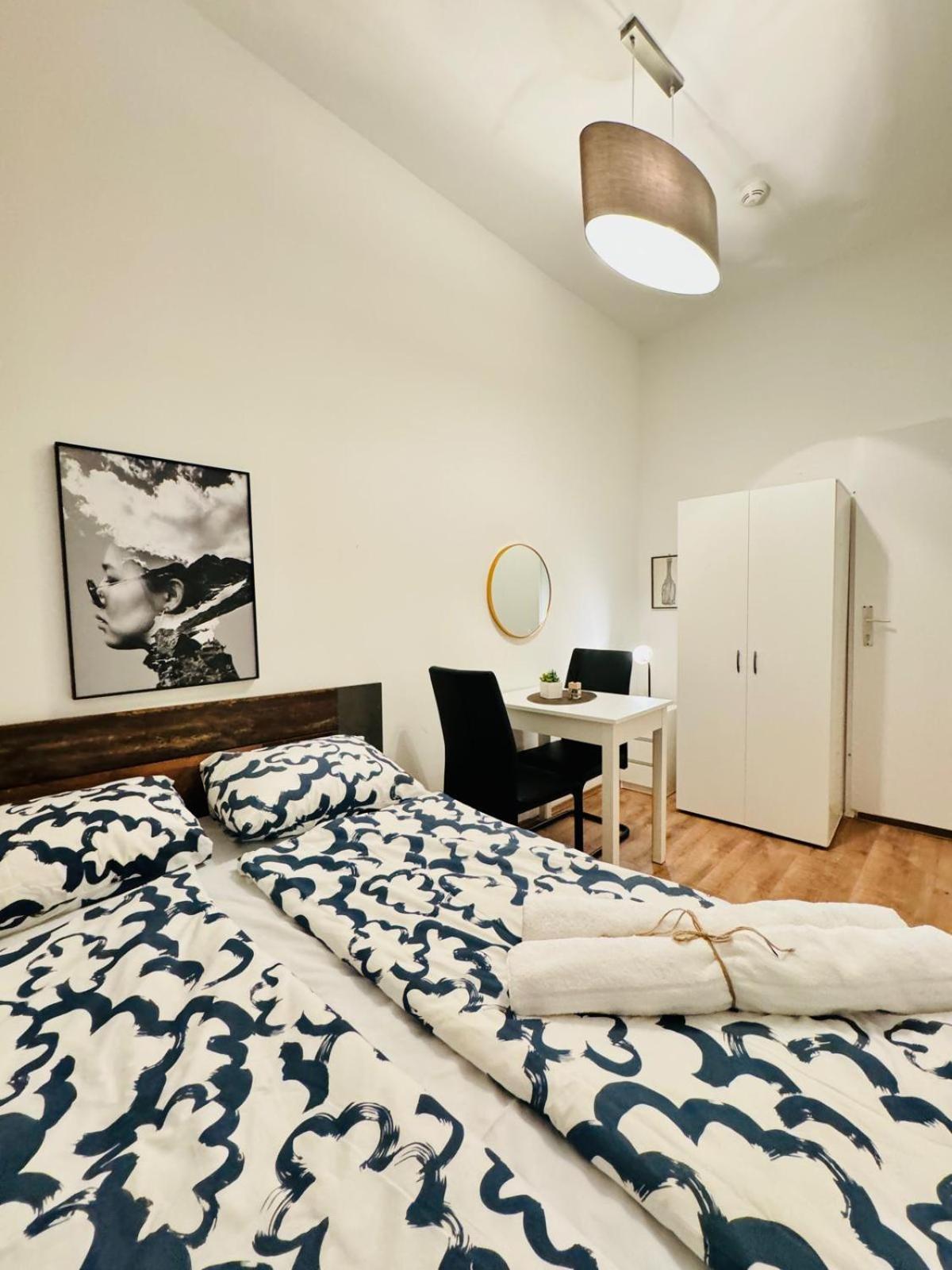 Apartment Charming 5br Shared Apt, Minutes From Atzgersdorf Vienna