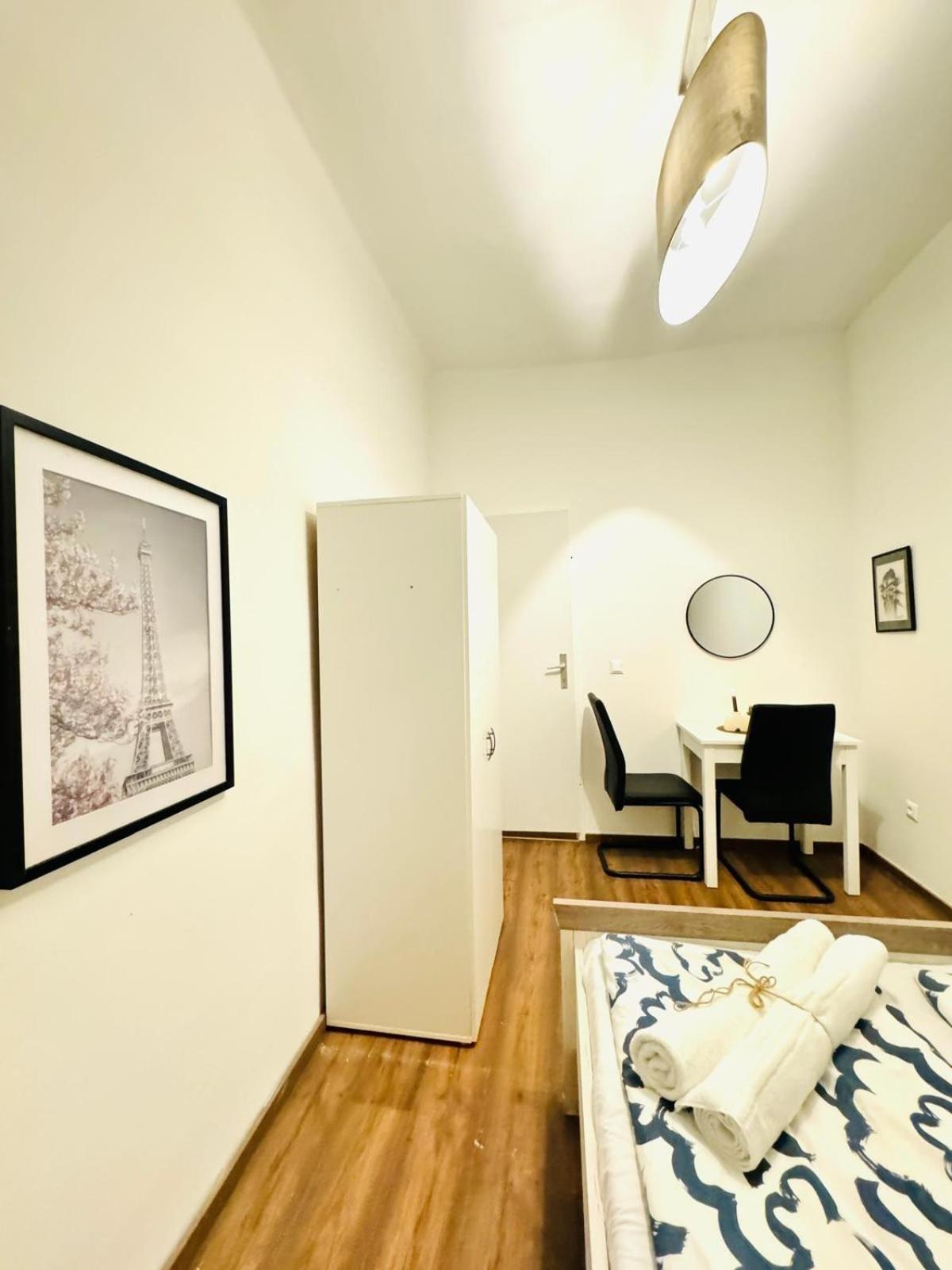 Charming 5br Shared Apt, Minutes From Atzgersdorf Apartment