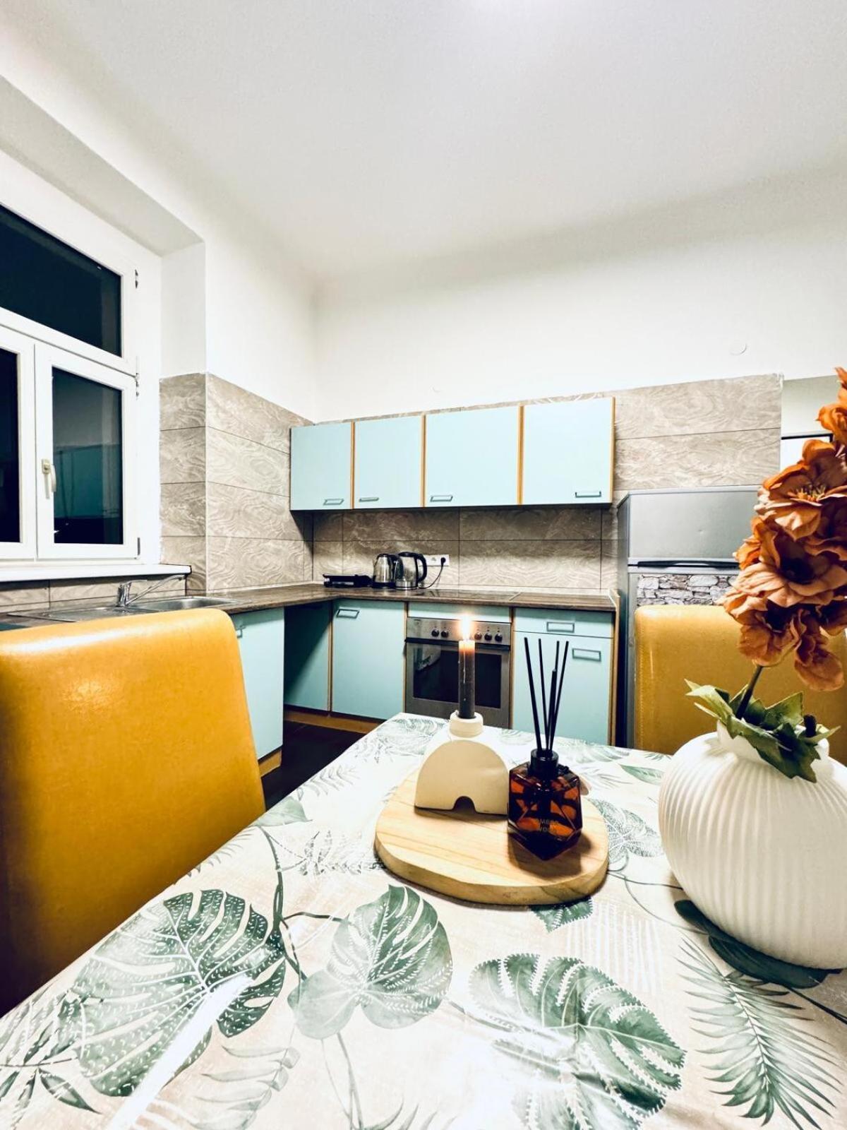 Charming 5br Shared Apt, Minutes From Atzgersdorf Apartment Vienna