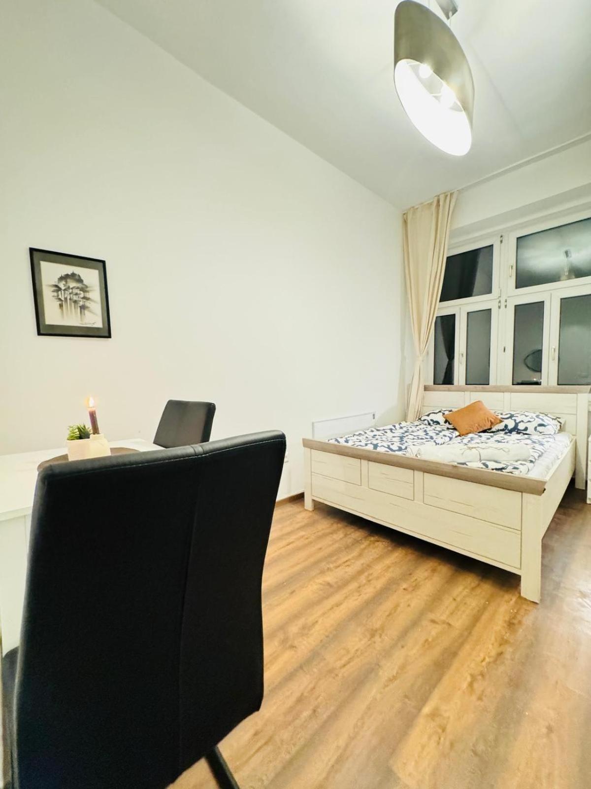 Charming 5br Shared Apt, Minutes From Atzgersdorf *
