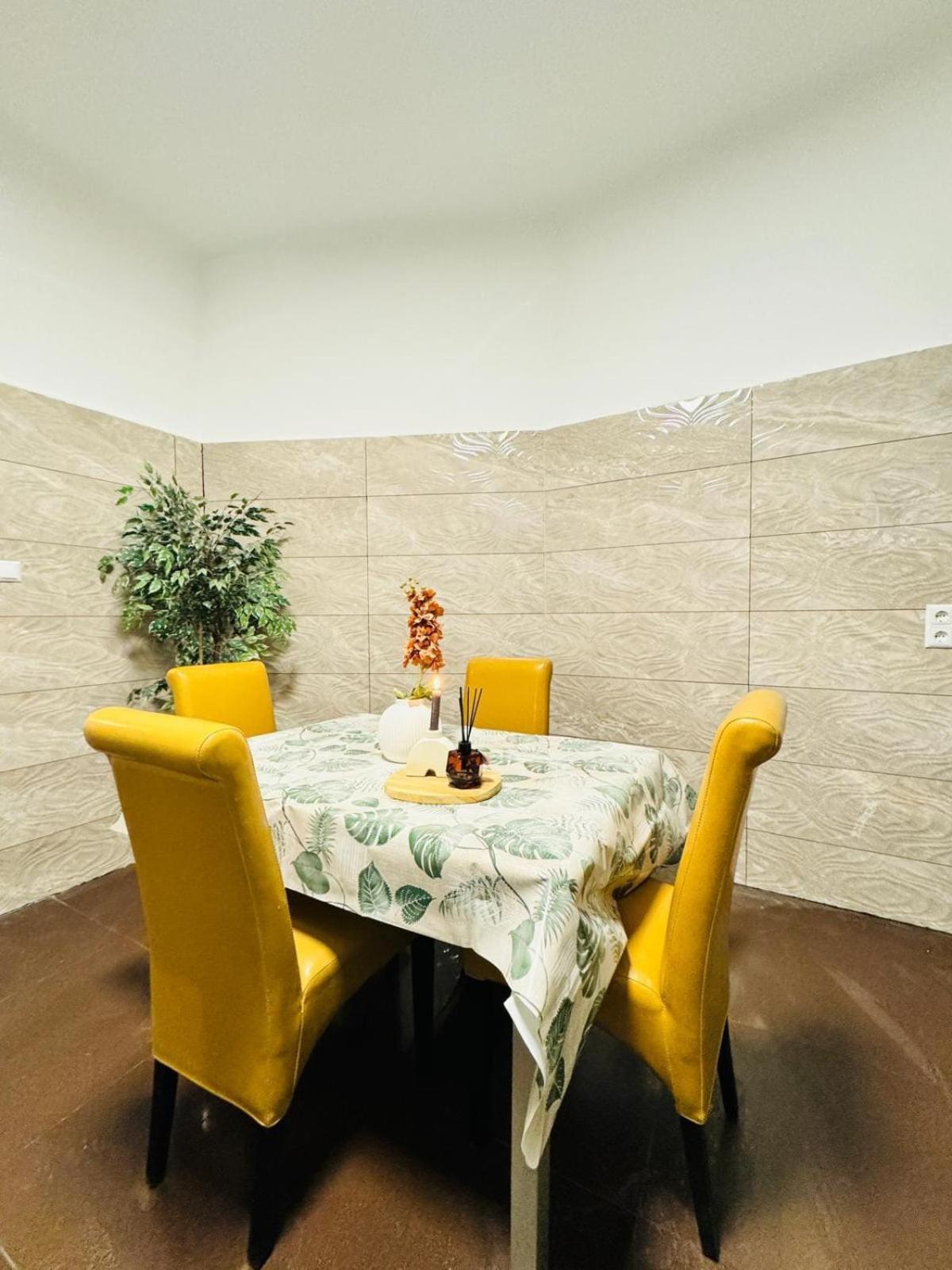 Charming 5br Shared Apt, Minutes From Atzgersdorf Vienna